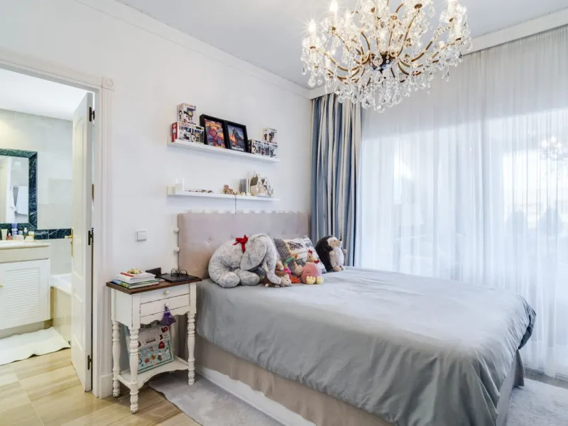 Luxury Duplex Penthouse for Sale in Bahia de Marbella – Exceptional Space, Luxury Fittings, and Unbeatable Location.