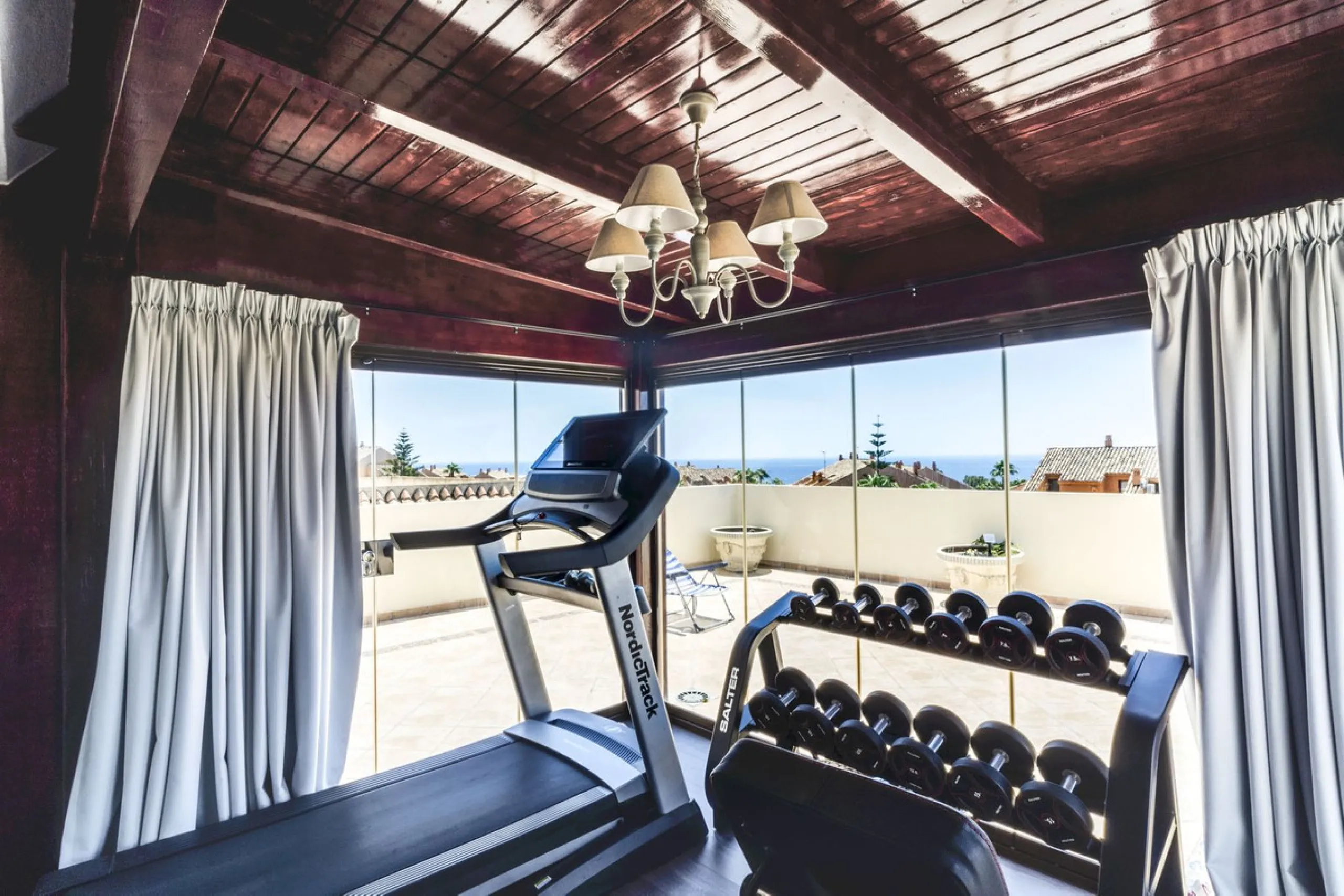 Luxury Duplex Penthouse for Sale in Bahia de Marbella – Exceptional Space, Luxury Fittings, and Unbeatable Location.