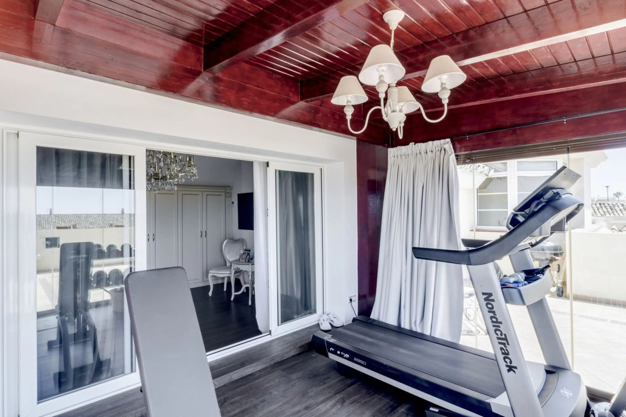 Luxury Duplex Penthouse for Sale in Bahia de Marbella – Exceptional Space, Luxury Fittings, and Unbeatable Location.