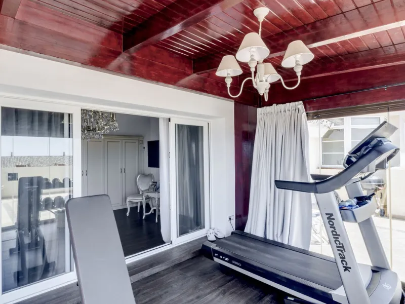 Luxury Duplex Penthouse for Sale in Bahia de Marbella – Exceptional Space, Luxury Fittings, and Unbeatable Location.