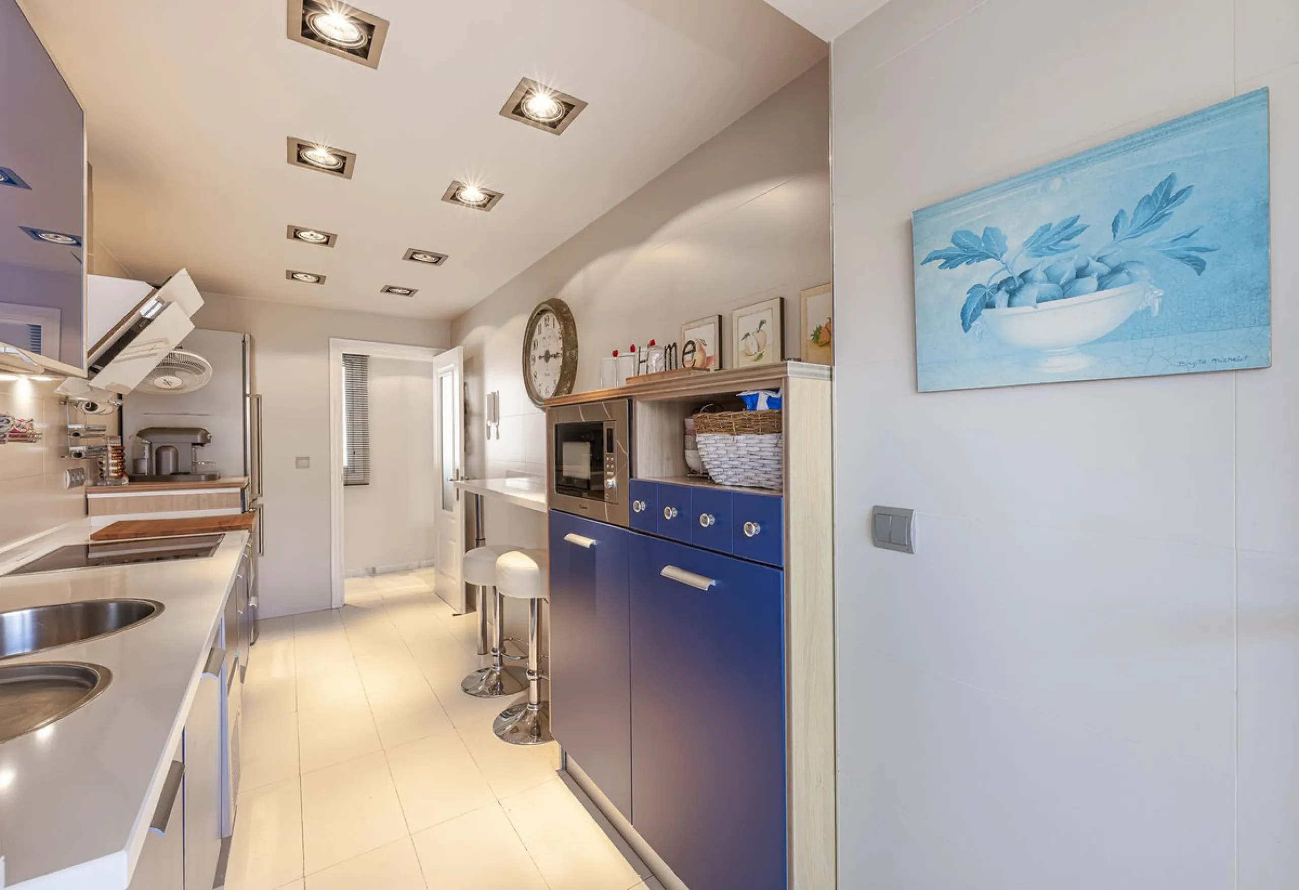 **Exclusive Duplex Penthouse Just 500 Meters from the Beach, in Marbella's Golden Mile**