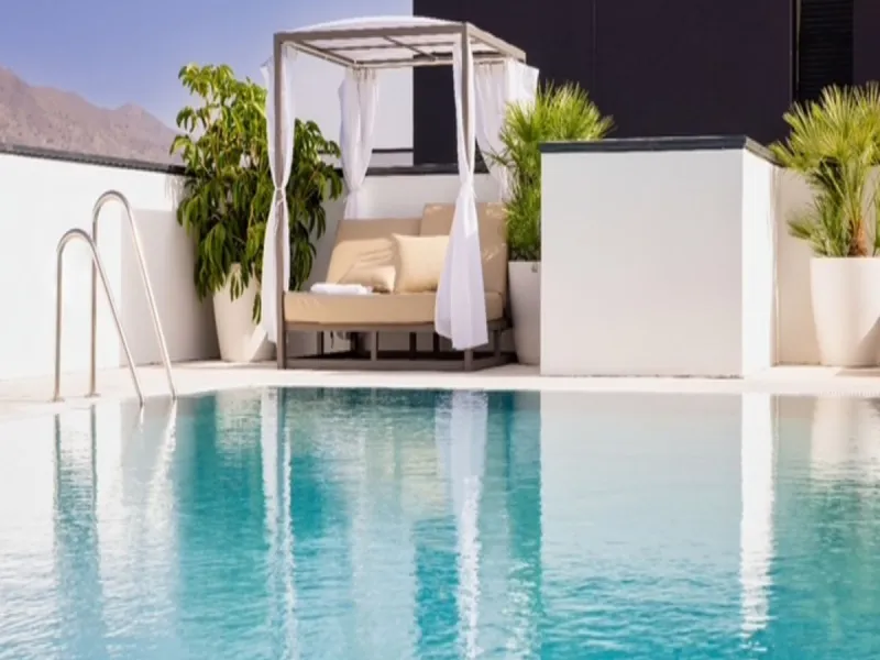 Welcome to the highest and most exclusive penthouse in Andalusia. Direct from the developer.. This extraordinary residence offers not only an unparalleled luxury experience, but also stunning panoramic views of the city and the sea, especially from its sp