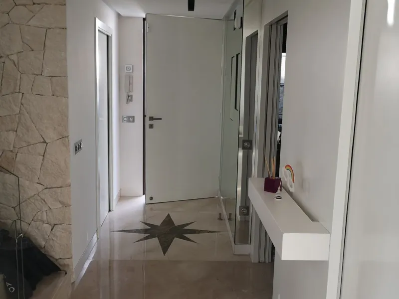 House - Semi-Detached House в продаже в Estepona, Málaga. В доме 4 спален и 3 ванных комнат. Площадь дома 181 м²