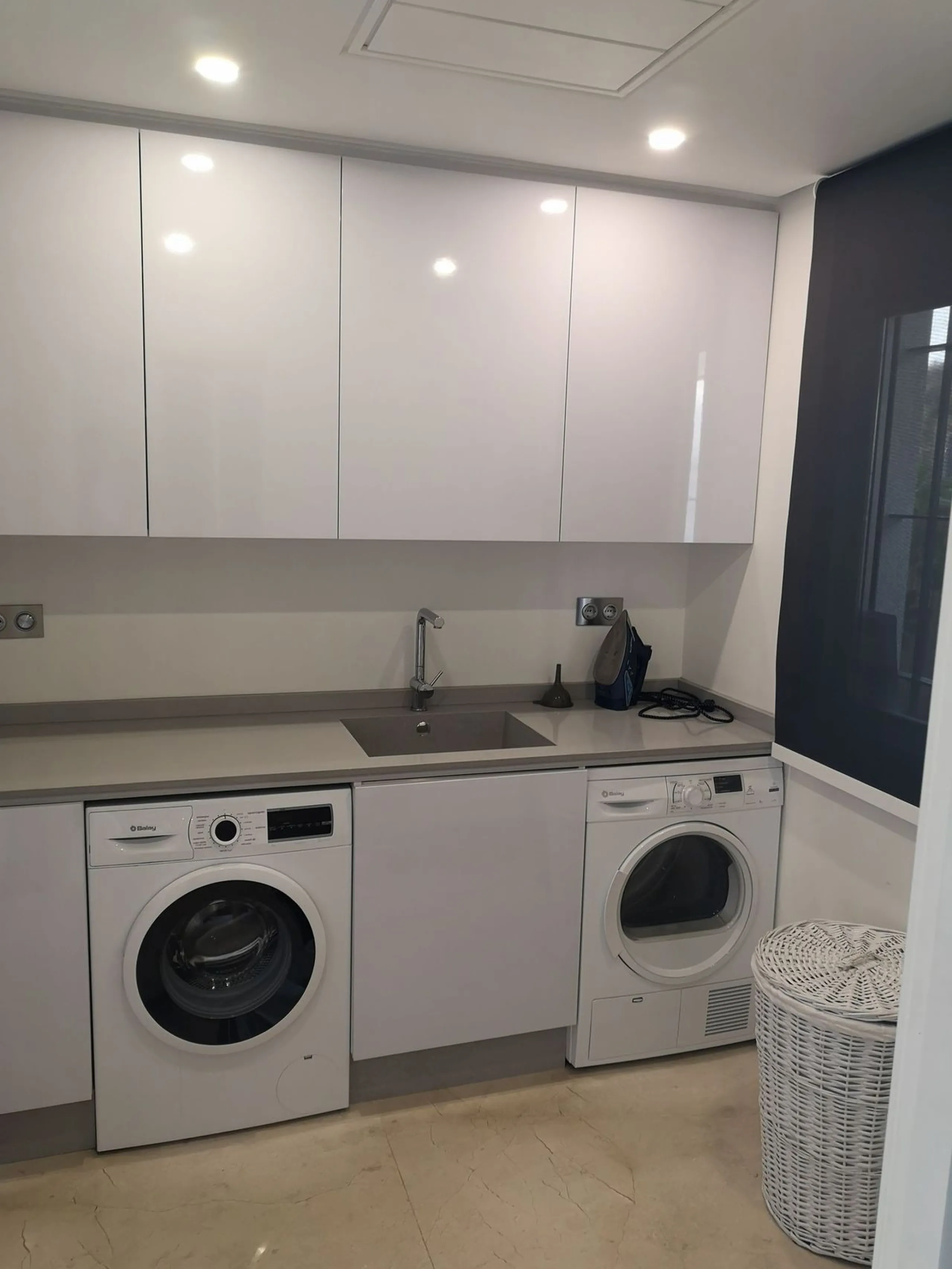 House - Semi-Detached House в продаже в Estepona, Málaga. В доме 4 спален и 3 ванных комнат. Площадь дома 181 м²