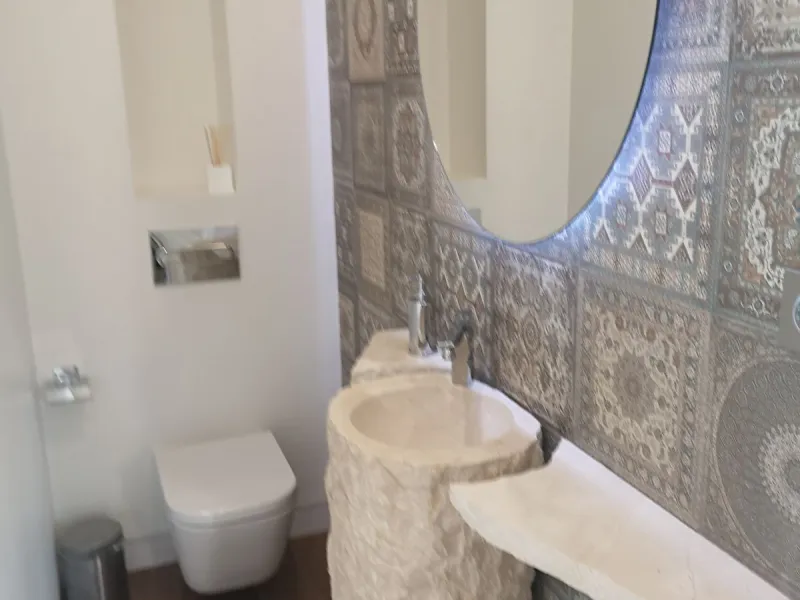 House - Semi-Detached House в продаже в Estepona, Málaga. В доме 4 спален и 3 ванных комнат. Площадь дома 181 м²