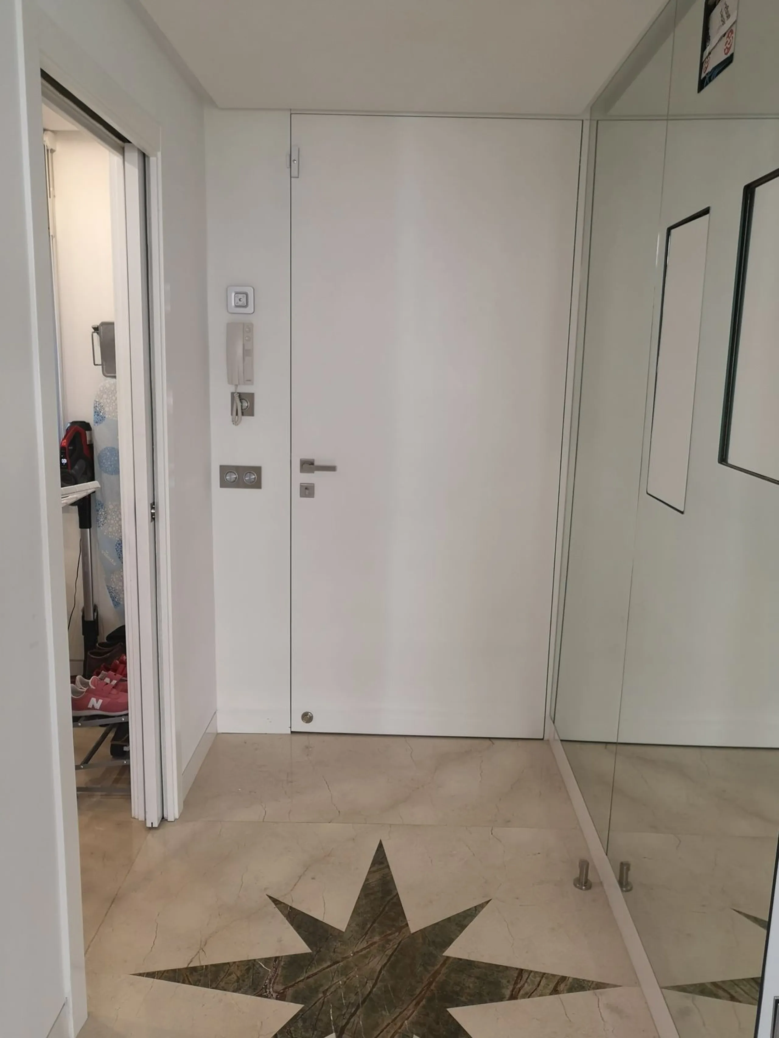House - Semi-Detached House в продаже в Estepona, Málaga. В доме 4 спален и 3 ванных комнат. Площадь дома 181 м²