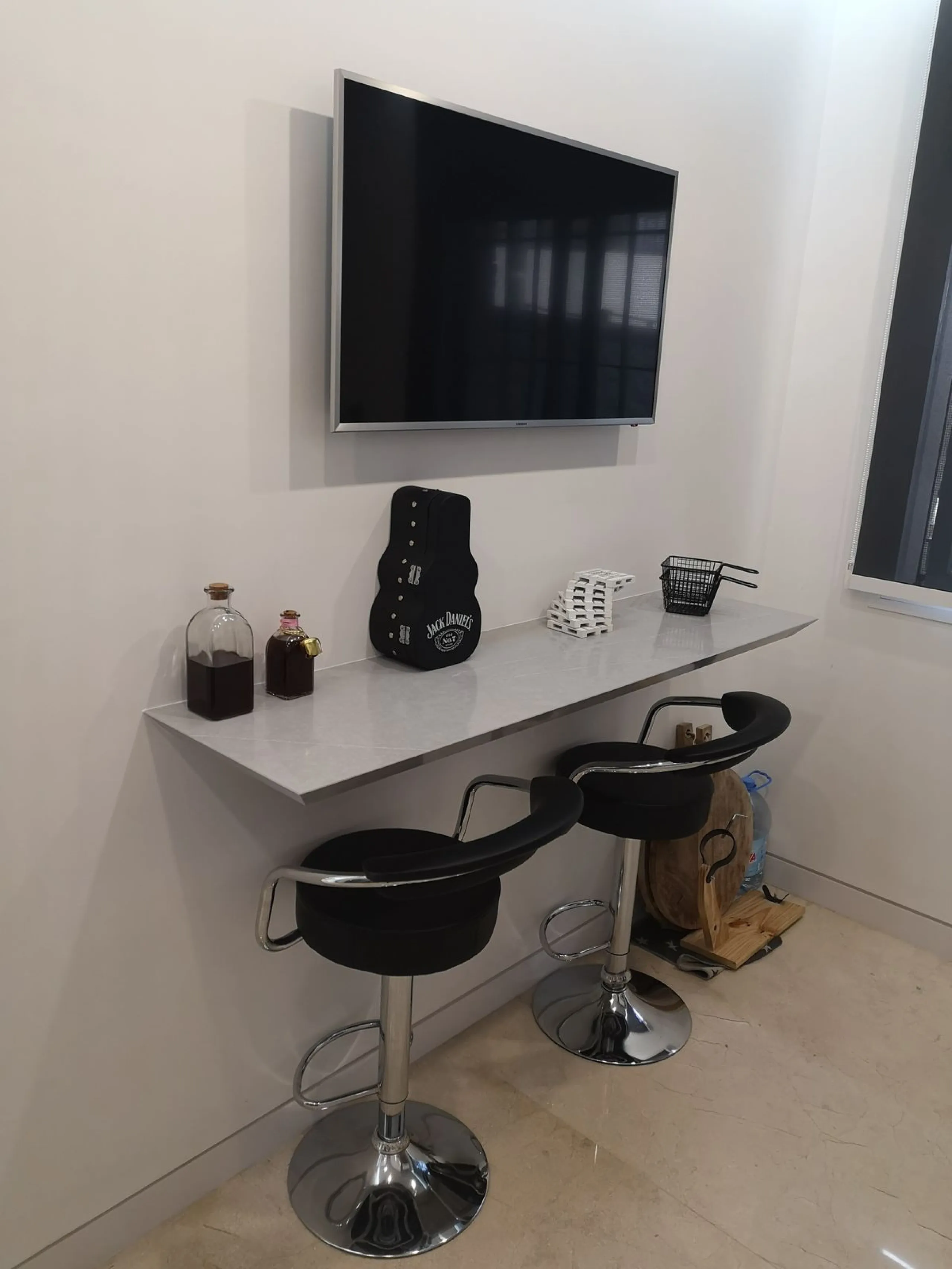 House - Semi-Detached House в продаже в Estepona, Málaga. В доме 4 спален и 3 ванных комнат. Площадь дома 181 м²