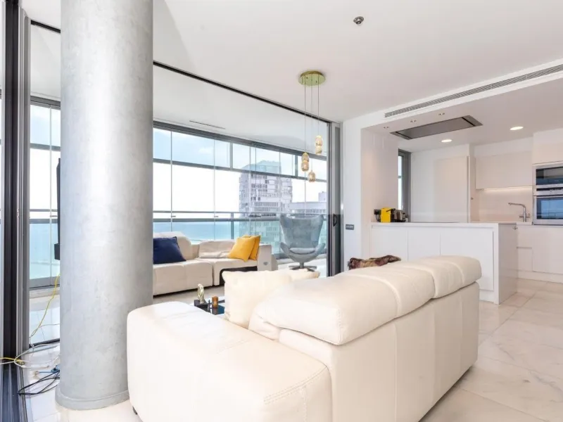 Elegant sea-view apartment in Diagonal Mar, Barcelona
