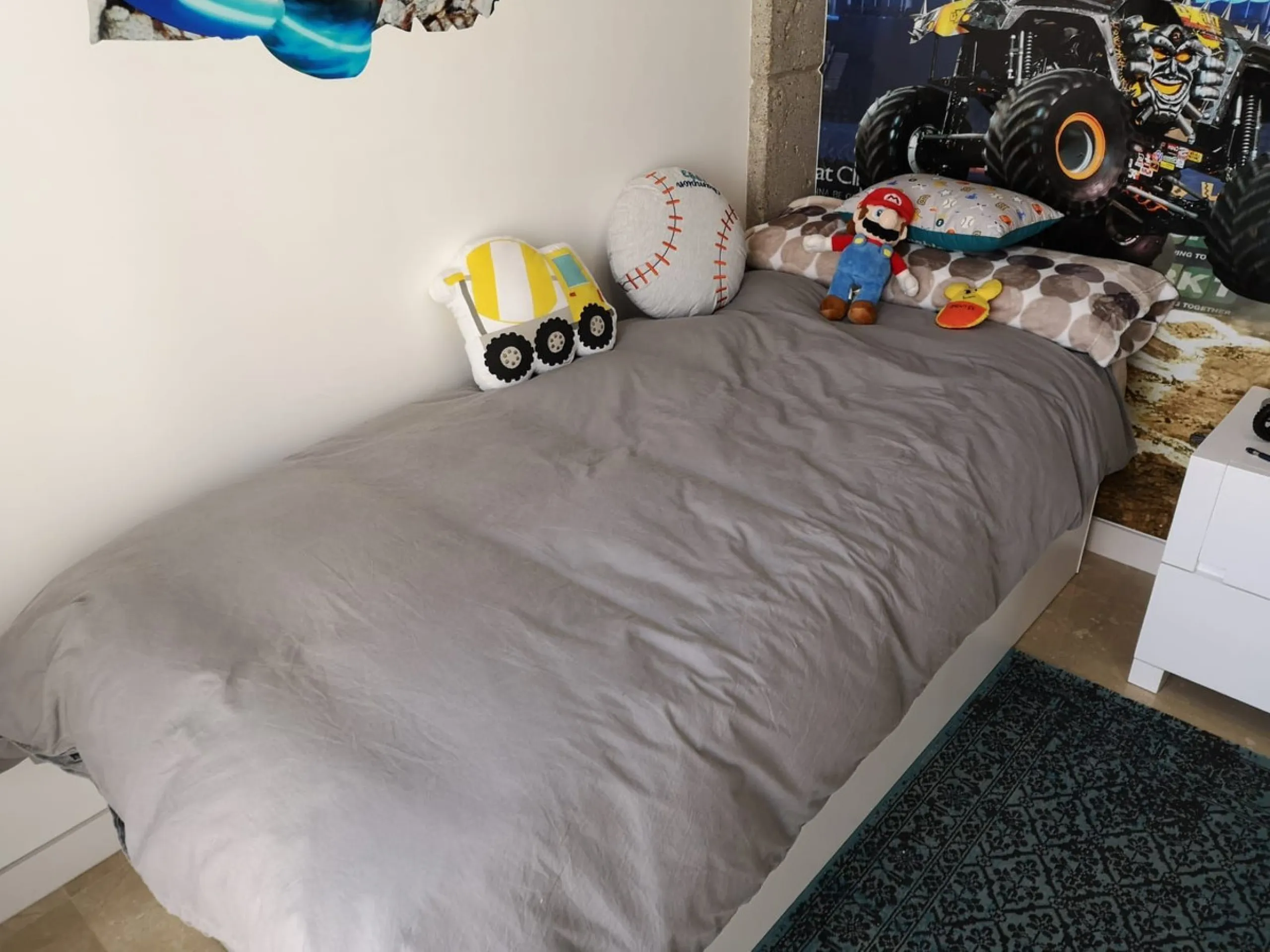 House - Semi-Detached House в продаже в Estepona, Málaga. В доме 4 спален и 3 ванных комнат. Площадь дома 181 м²