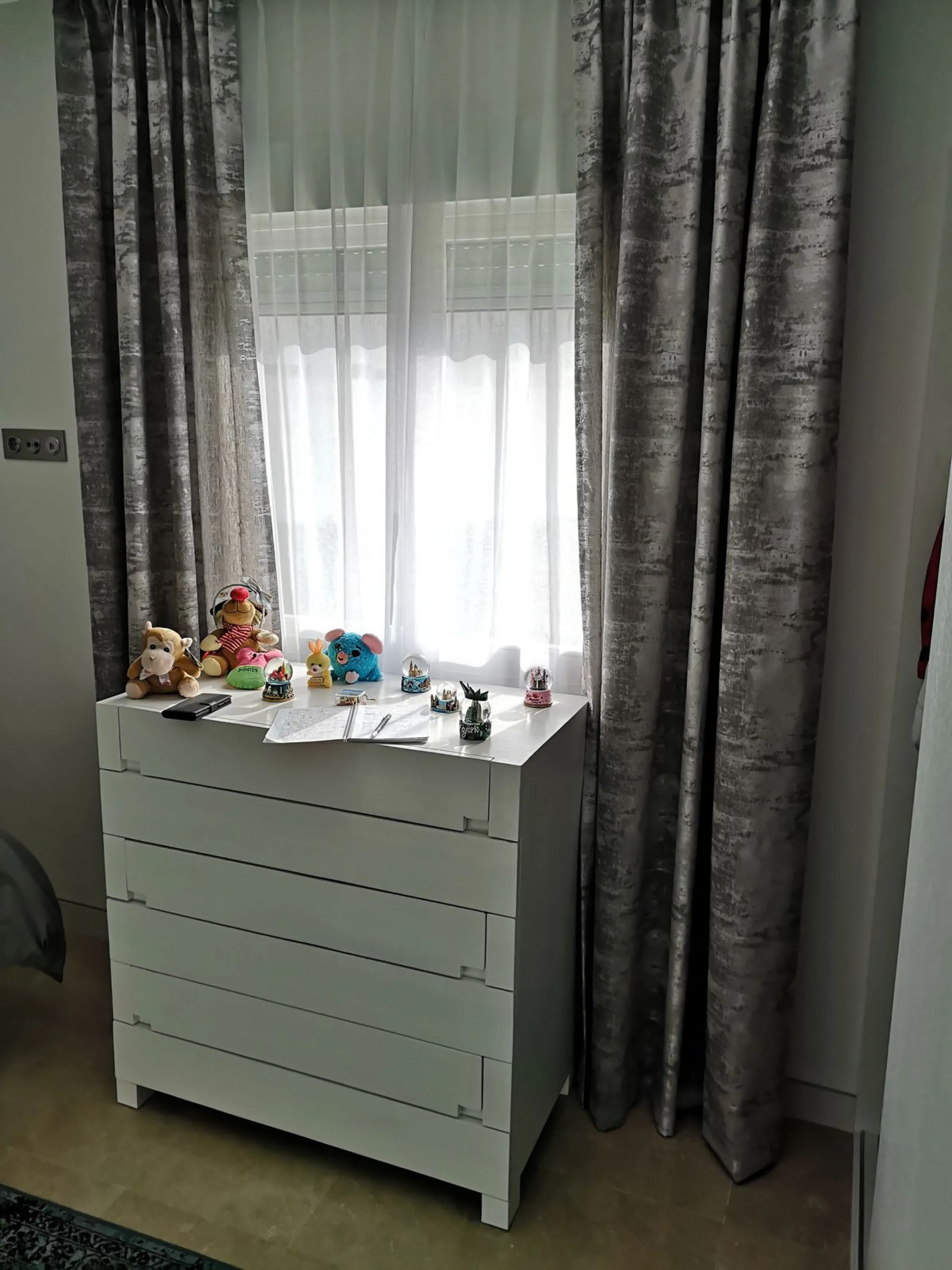 House - Semi-Detached House в продаже в Estepona, Málaga. В доме 4 спален и 3 ванных комнат. Площадь дома 181 м²
