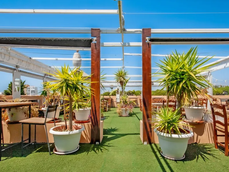 Fantastic Restaurant for Sale with Panoramic Views in a Sought-After Area
