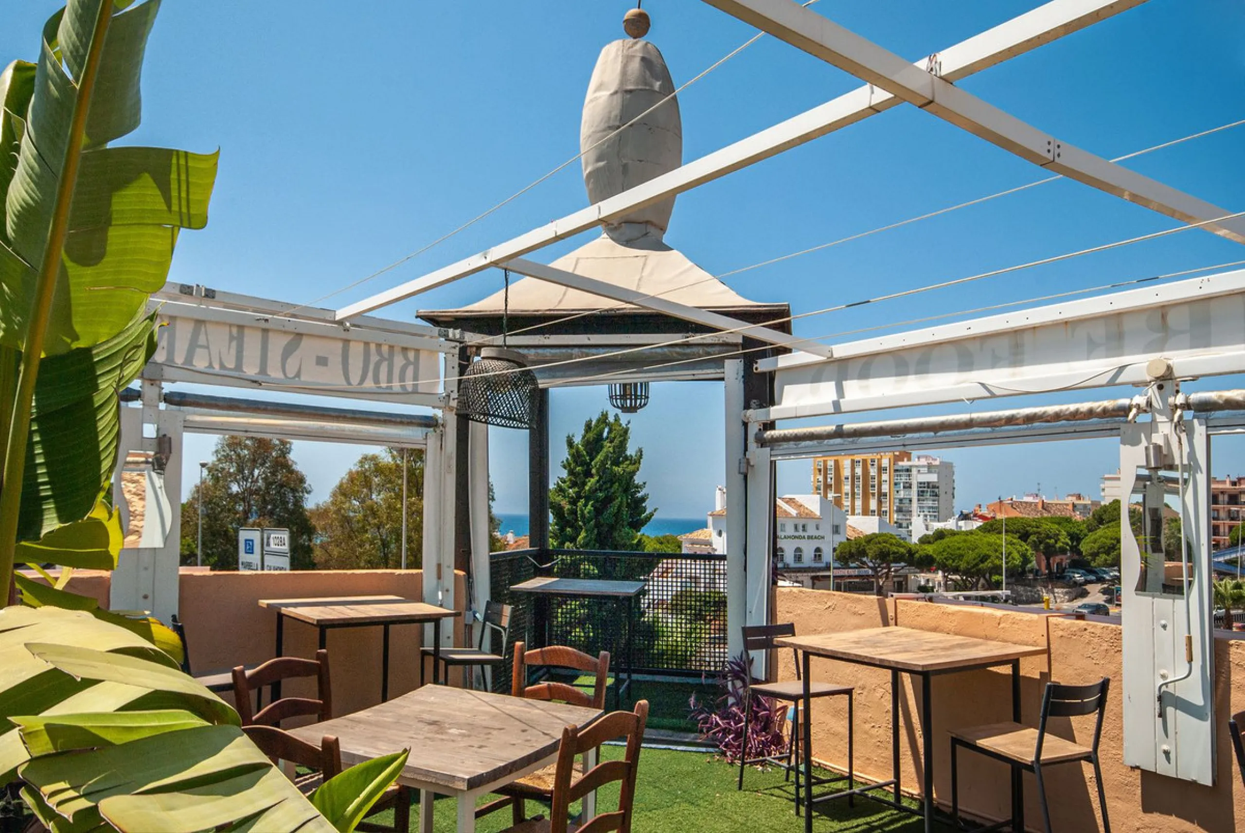 Fantastic Restaurant for Sale with Panoramic Views in a Sought-After Area