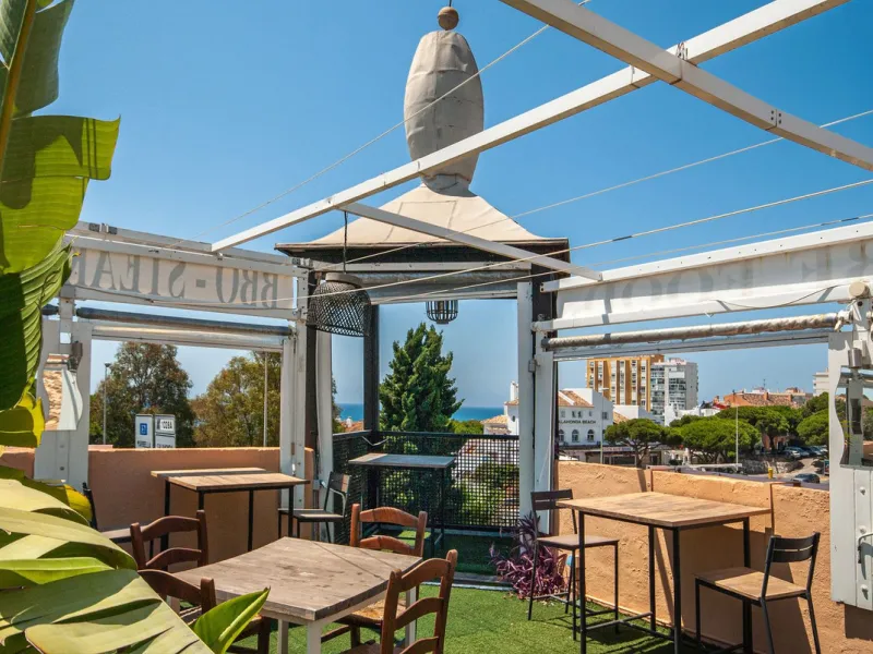 Fantastic Restaurant for Sale with Panoramic Views in a Sought-After Area