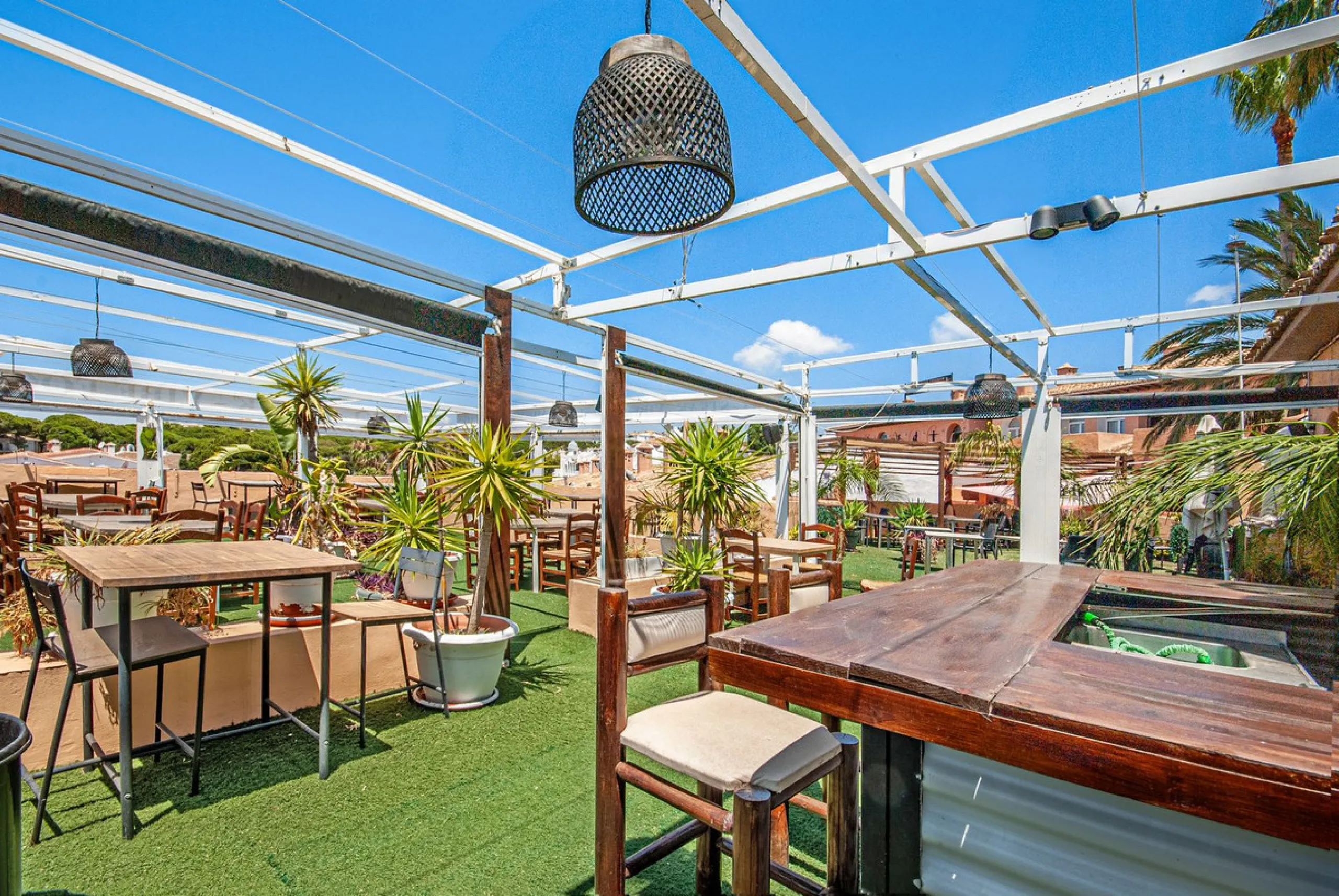 Fantastic Restaurant for Sale with Panoramic Views in a Sought-After Area
