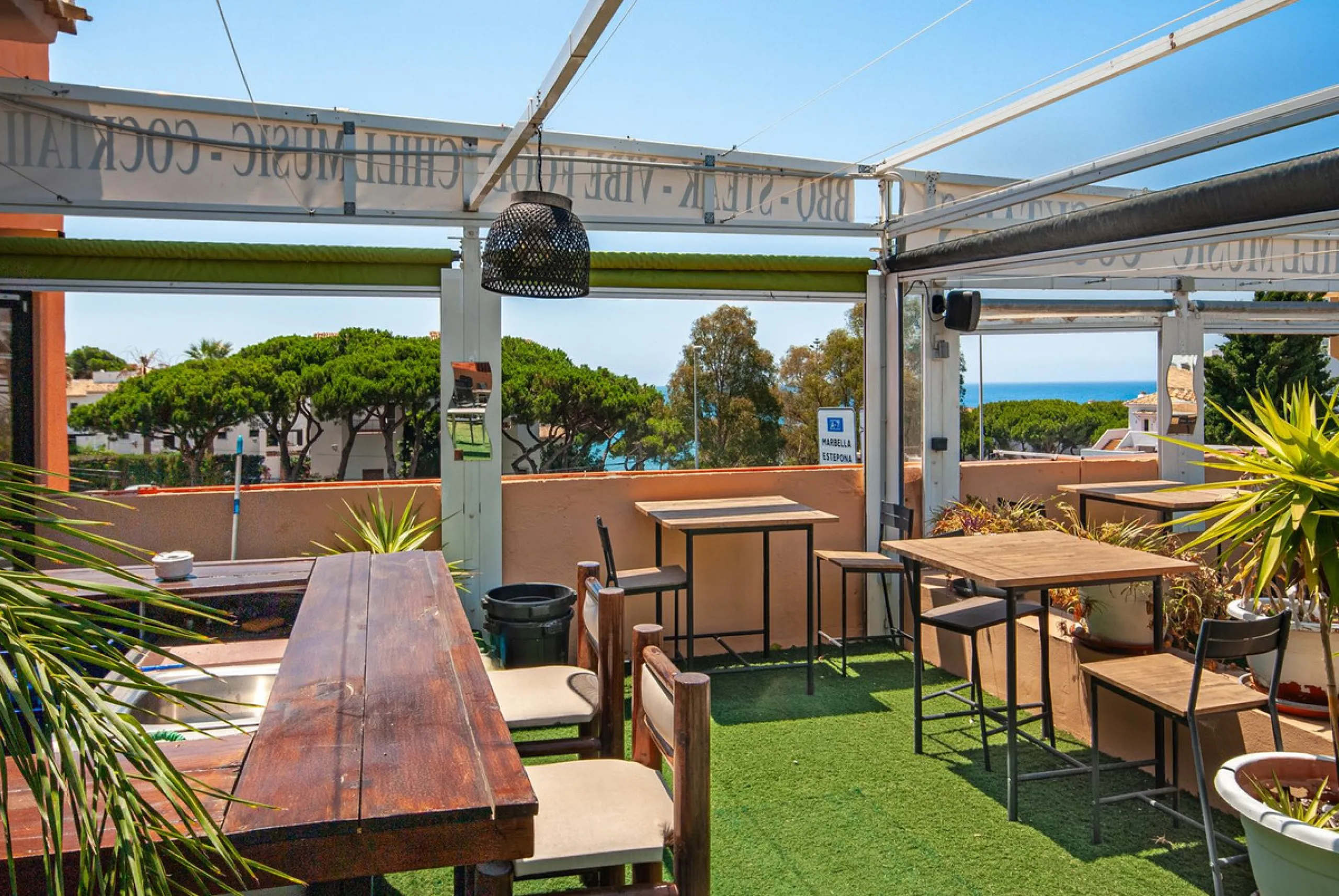Fantastic Restaurant for Sale with Panoramic Views in a Sought-After Area