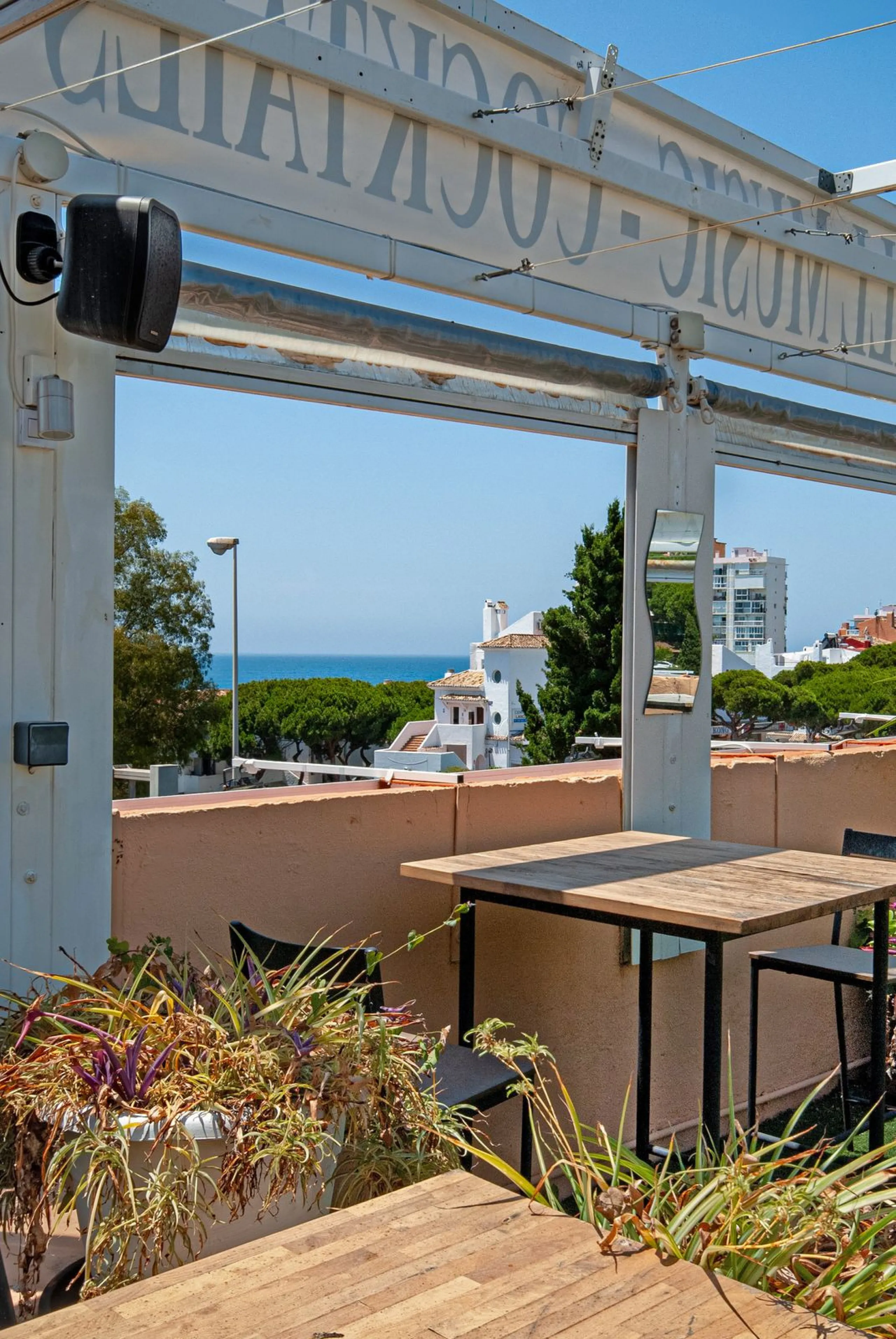 Fantastic Restaurant for Sale with Panoramic Views in a Sought-After Area