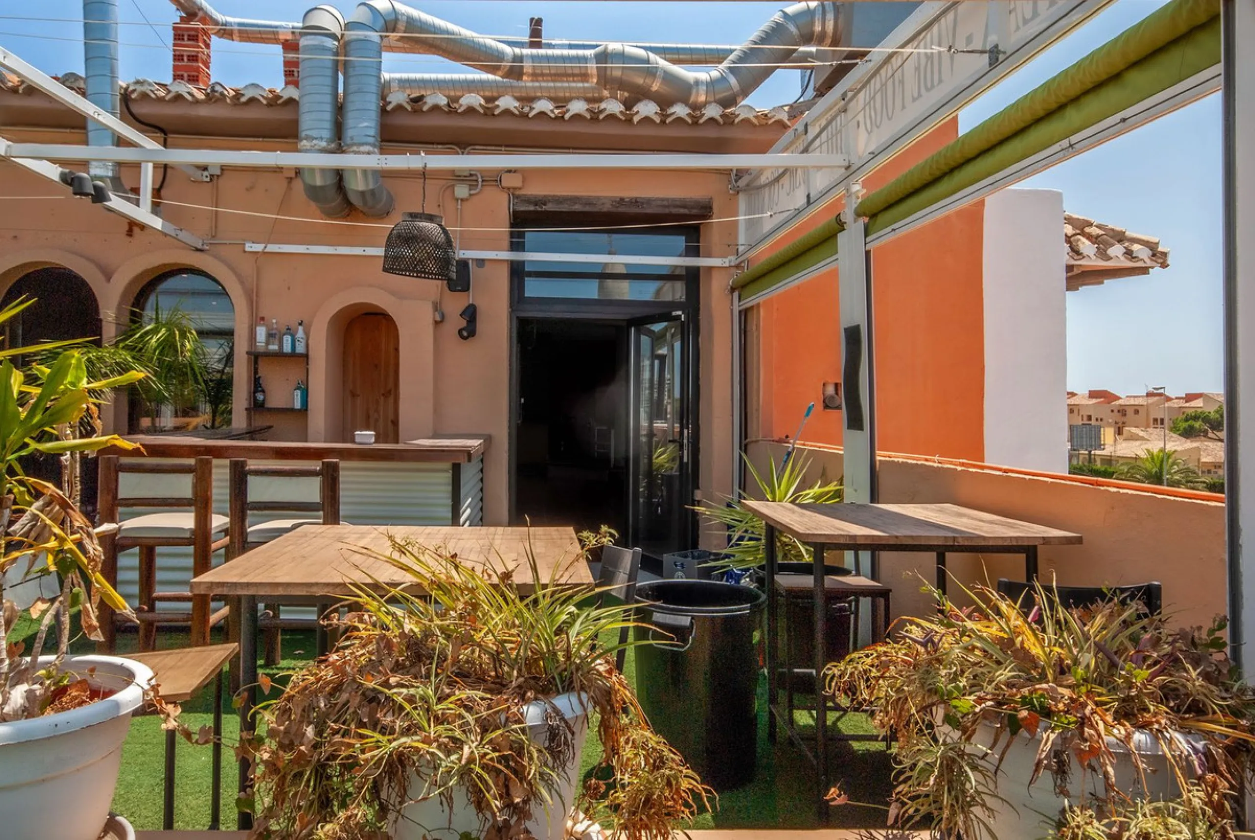 Fantastic Restaurant for Sale with Panoramic Views in a Sought-After Area