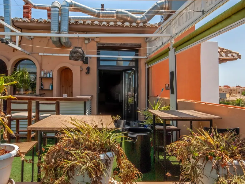 Fantastic Restaurant for Sale with Panoramic Views in a Sought-After Area
