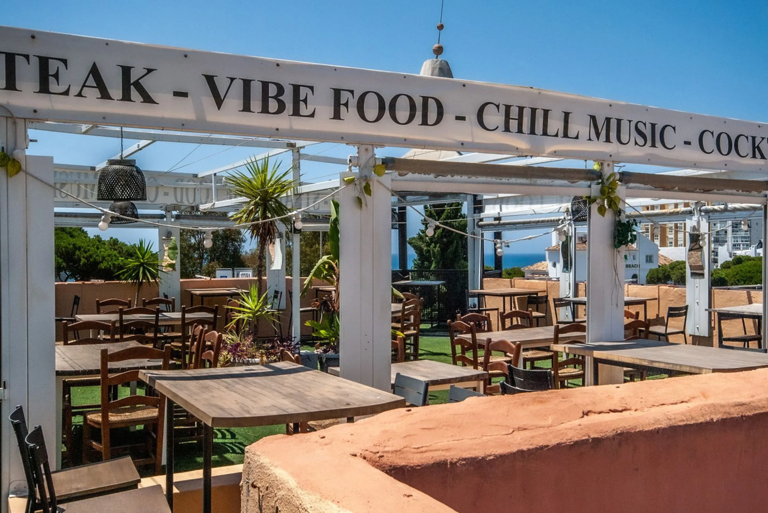 Fantastic Restaurant for Sale with Panoramic Views in a Sought-After Area