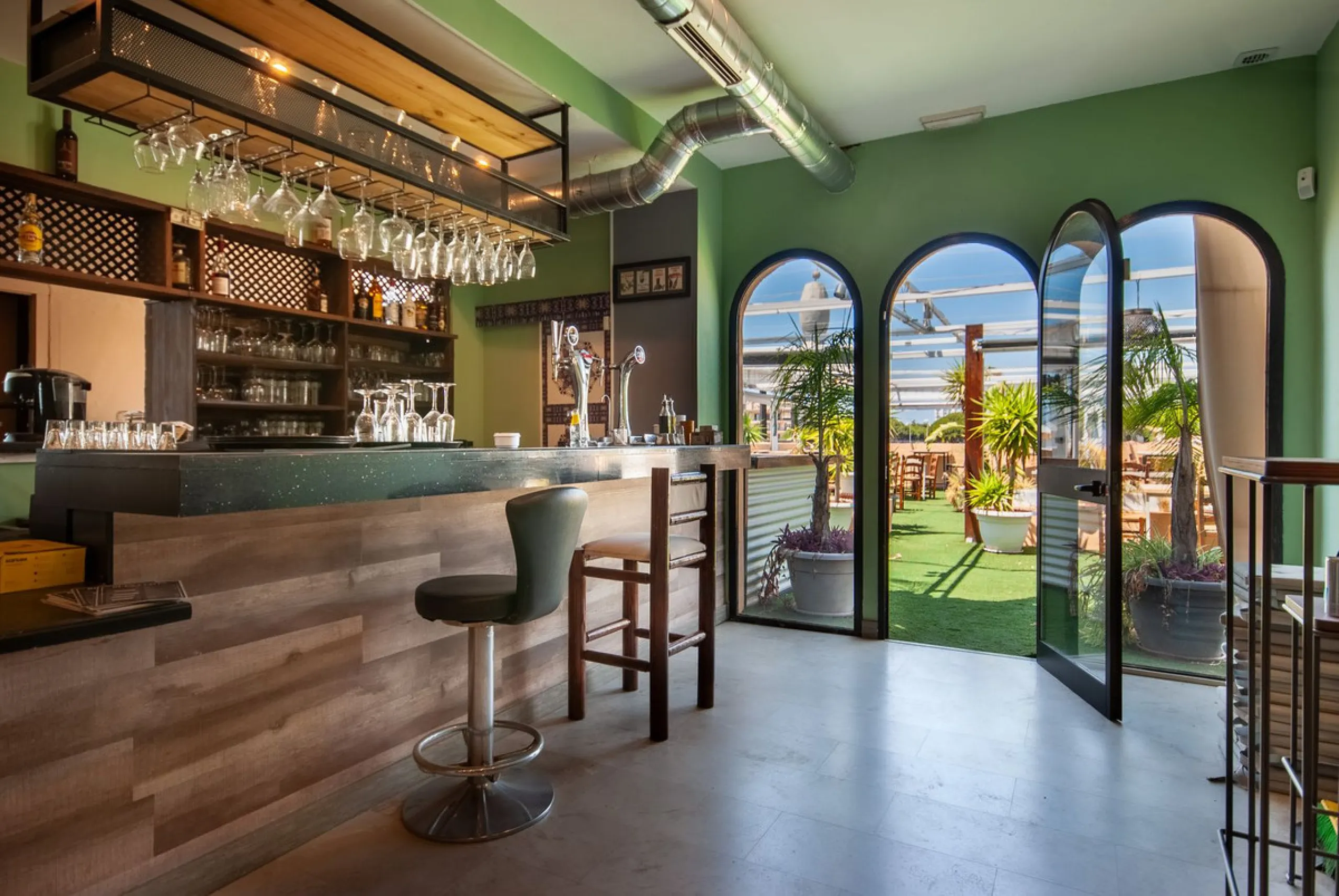 Fantastic Restaurant for Sale with Panoramic Views in a Sought-After Area