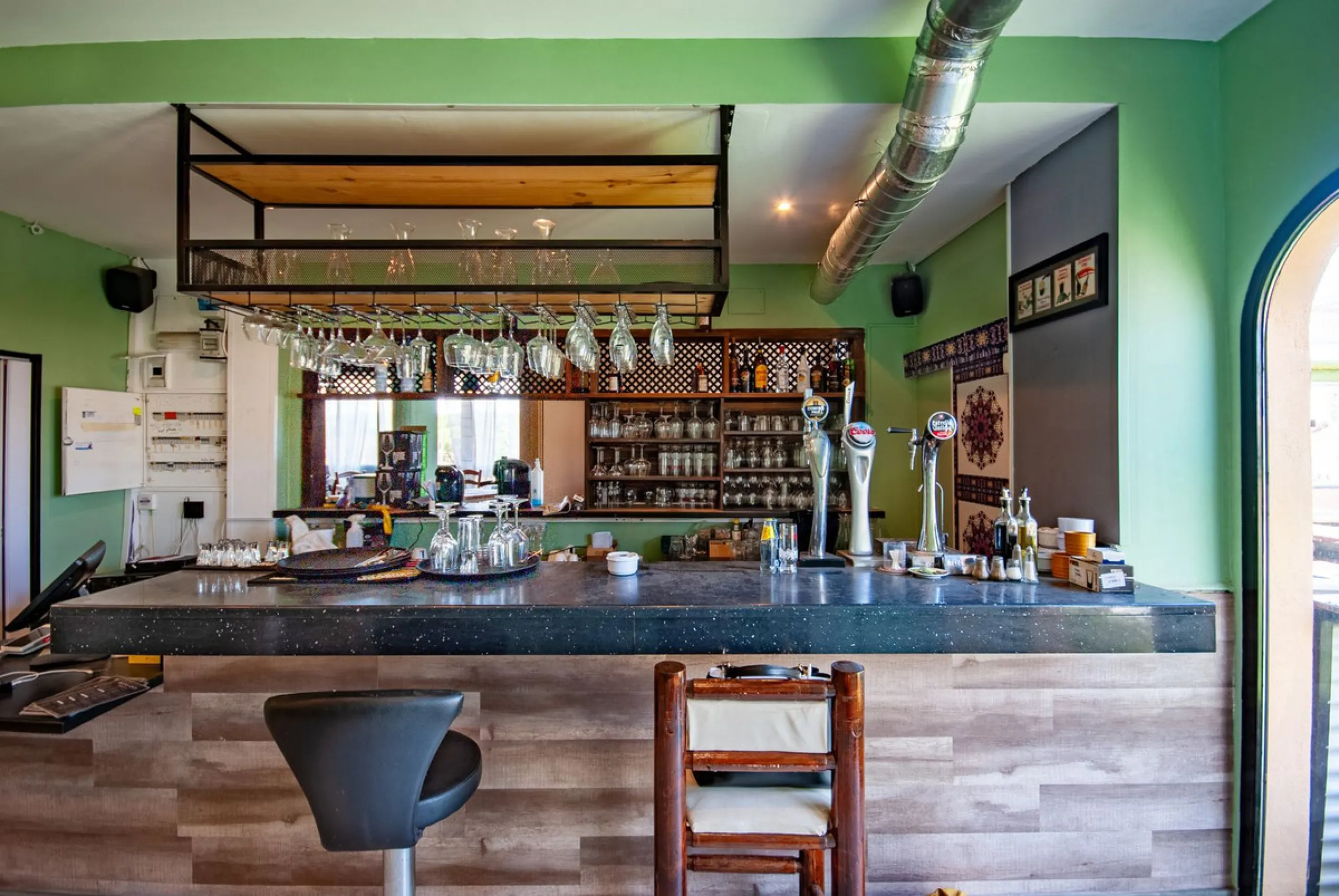 Fantastic Restaurant for Sale with Panoramic Views in a Sought-After Area