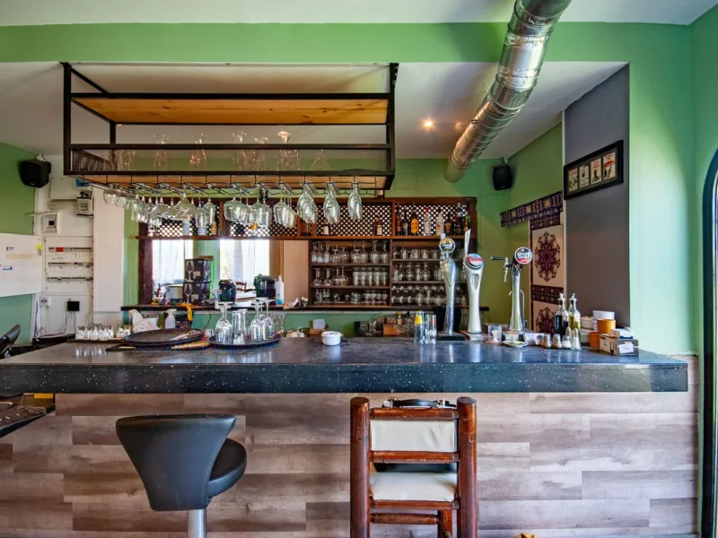 Fantastic Restaurant for Sale with Panoramic Views in a Sought-After Area