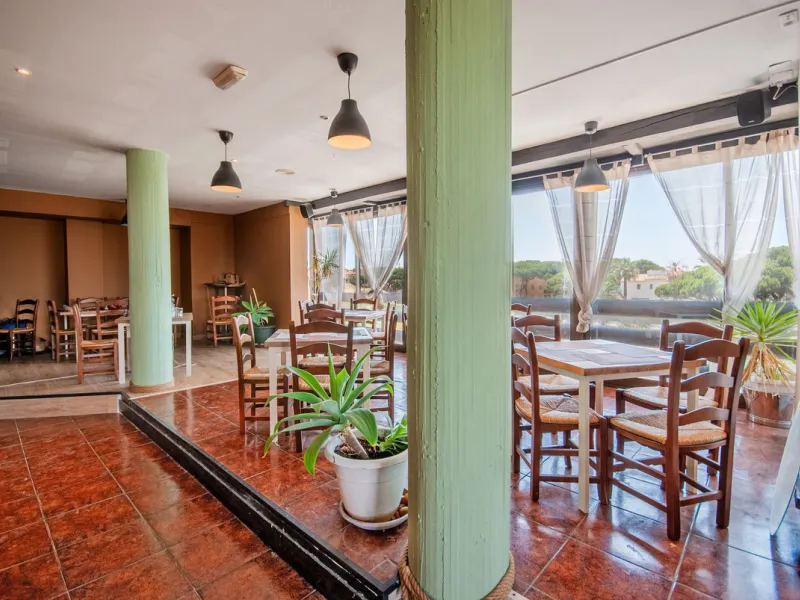 Fantastic Restaurant for Sale with Panoramic Views in a Sought-After Area