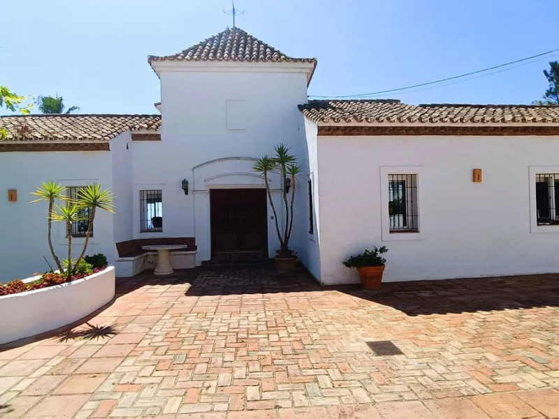 Classical Villa with Stunning Sea Views in La Paloma, Manilva