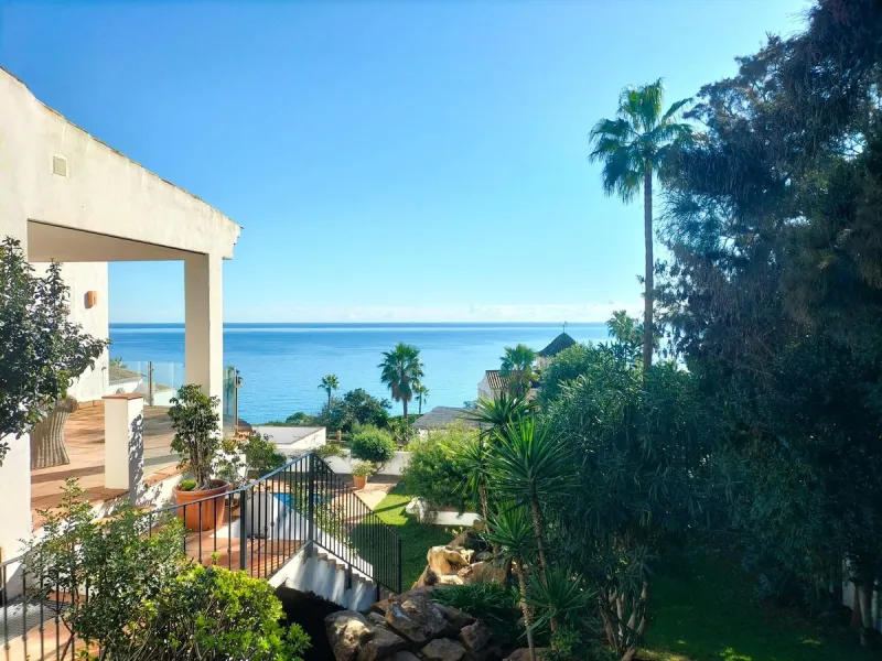 Classical Villa with Stunning Sea Views in La Paloma, Manilva