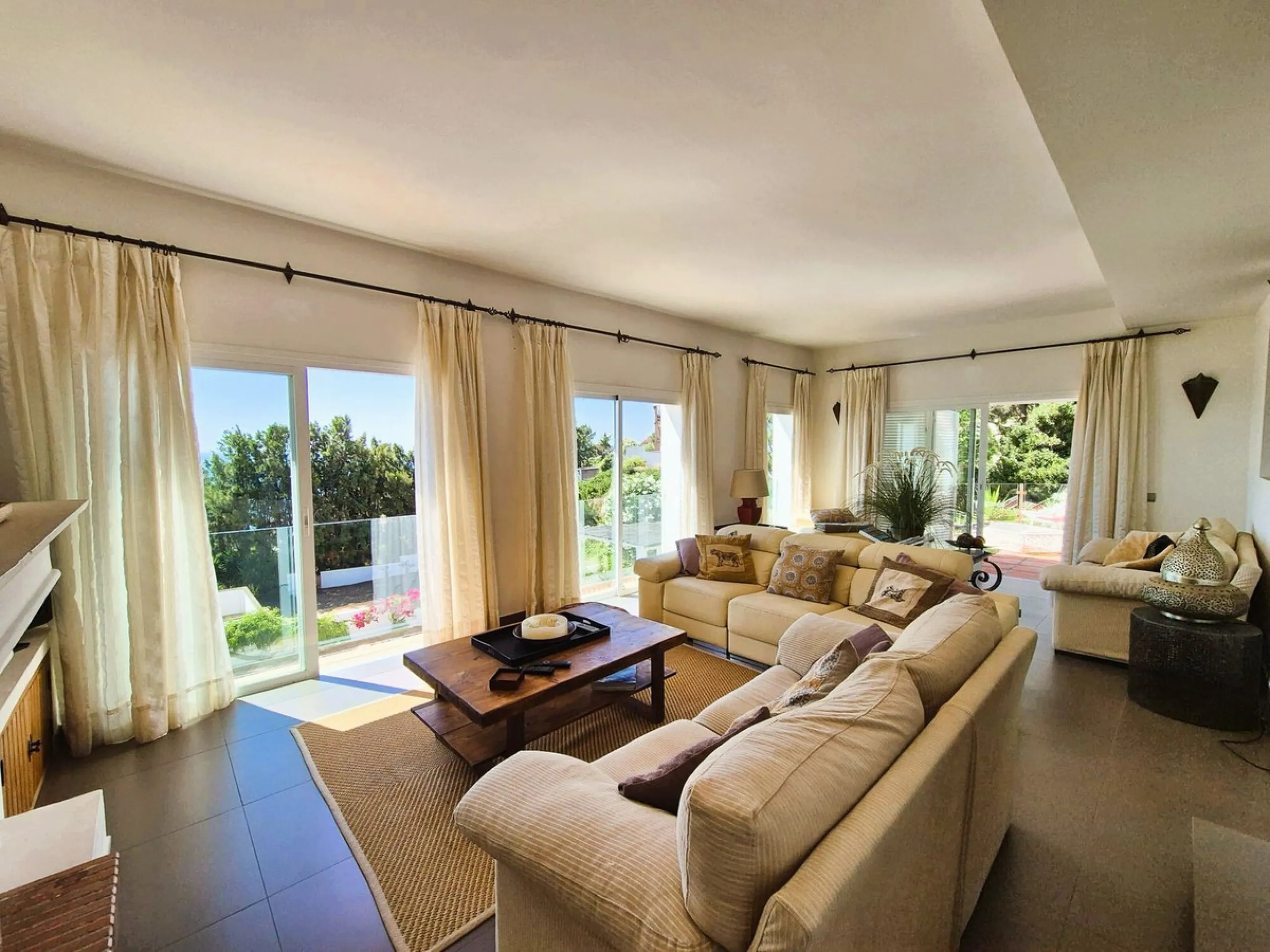 Classical Villa with Stunning Sea Views in La Paloma, Manilva