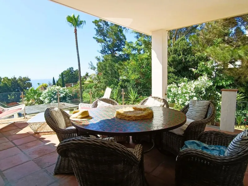 Classical Villa with Stunning Sea Views in La Paloma, Manilva