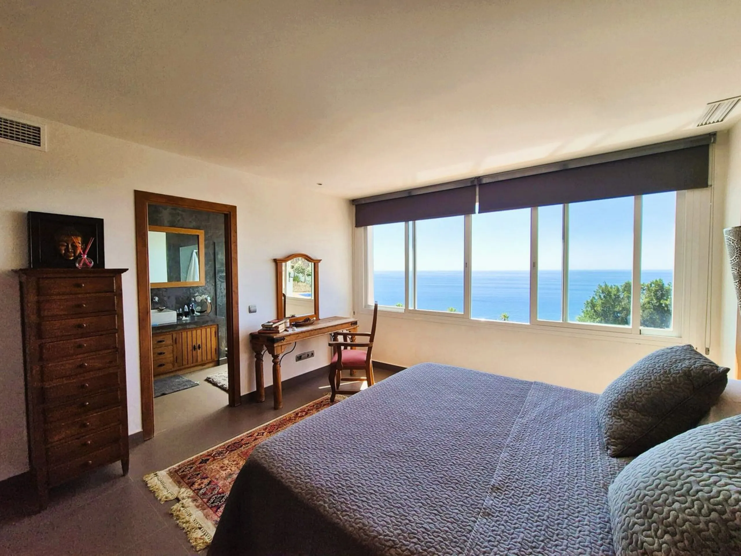 Classical Villa with Stunning Sea Views in La Paloma, Manilva