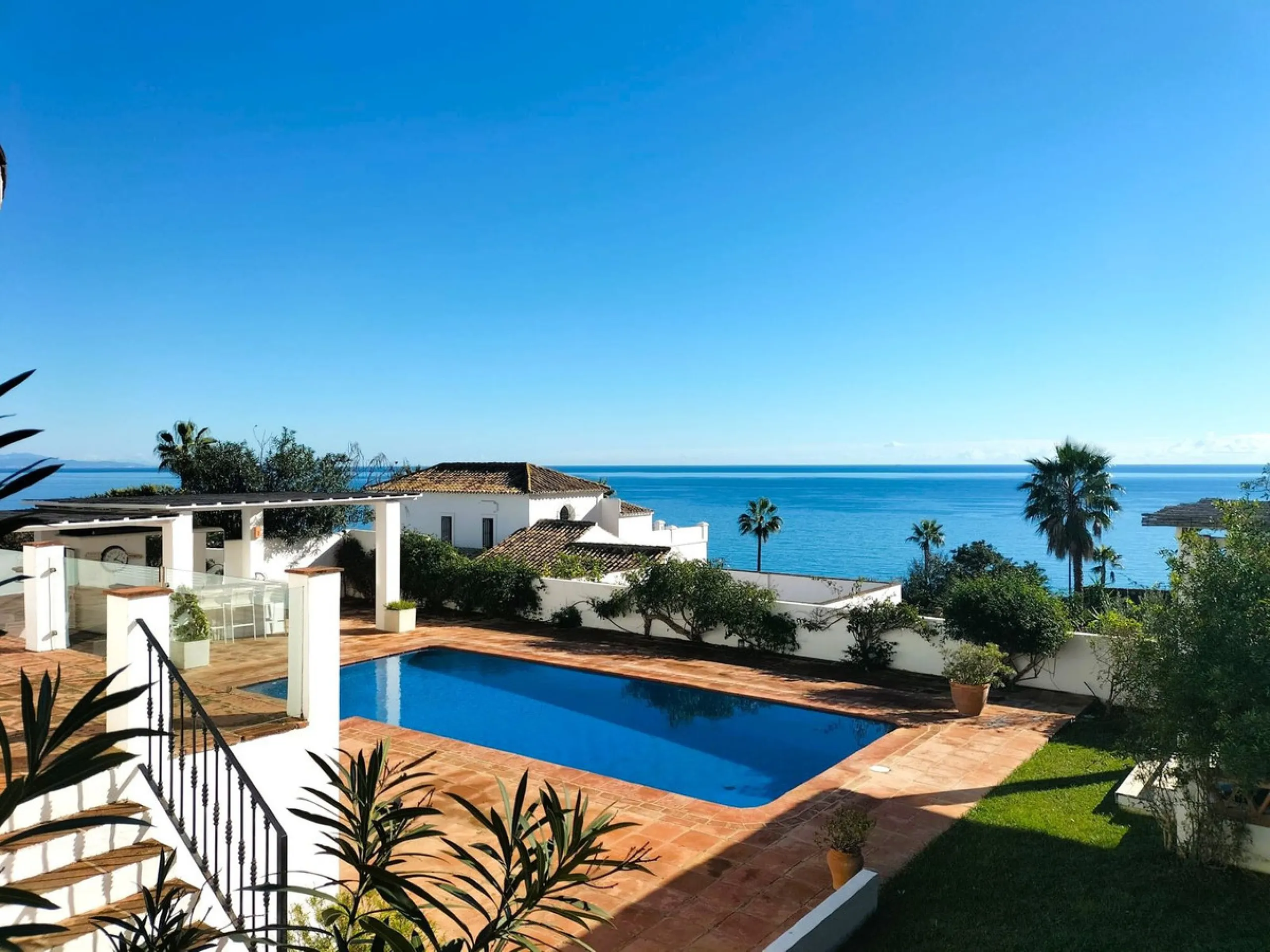 Classical Villa with Stunning Sea Views in La Paloma, Manilva