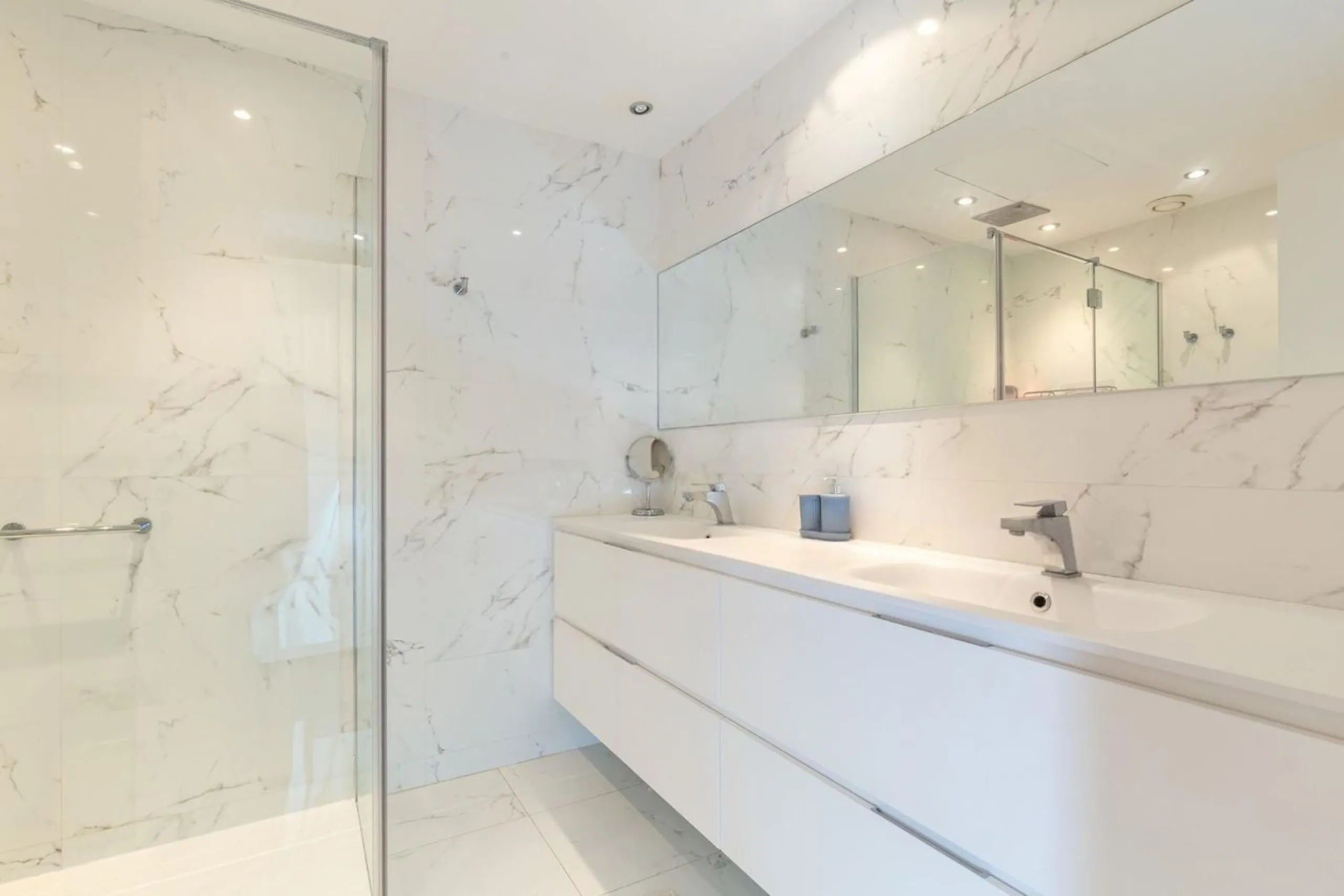 Elegant sea-view apartment in Diagonal Mar, Barcelona