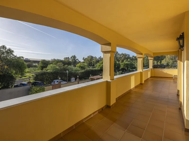 House - Detached Villa в продаже в Benahavís, Málaga. В доме 5 спален и 4 ванных комнат. Площадь дома 562 м². Площадь участка 1394 м²