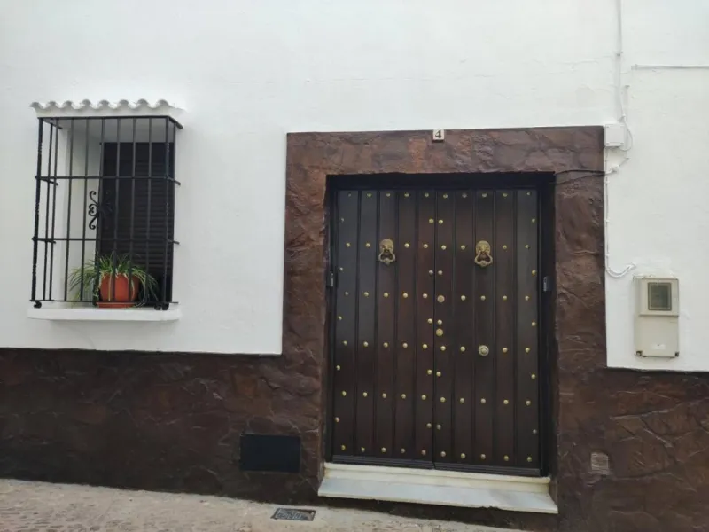  Fabulous and Lucrative Small Holiday Rental Apartment Business for sale in Ronda