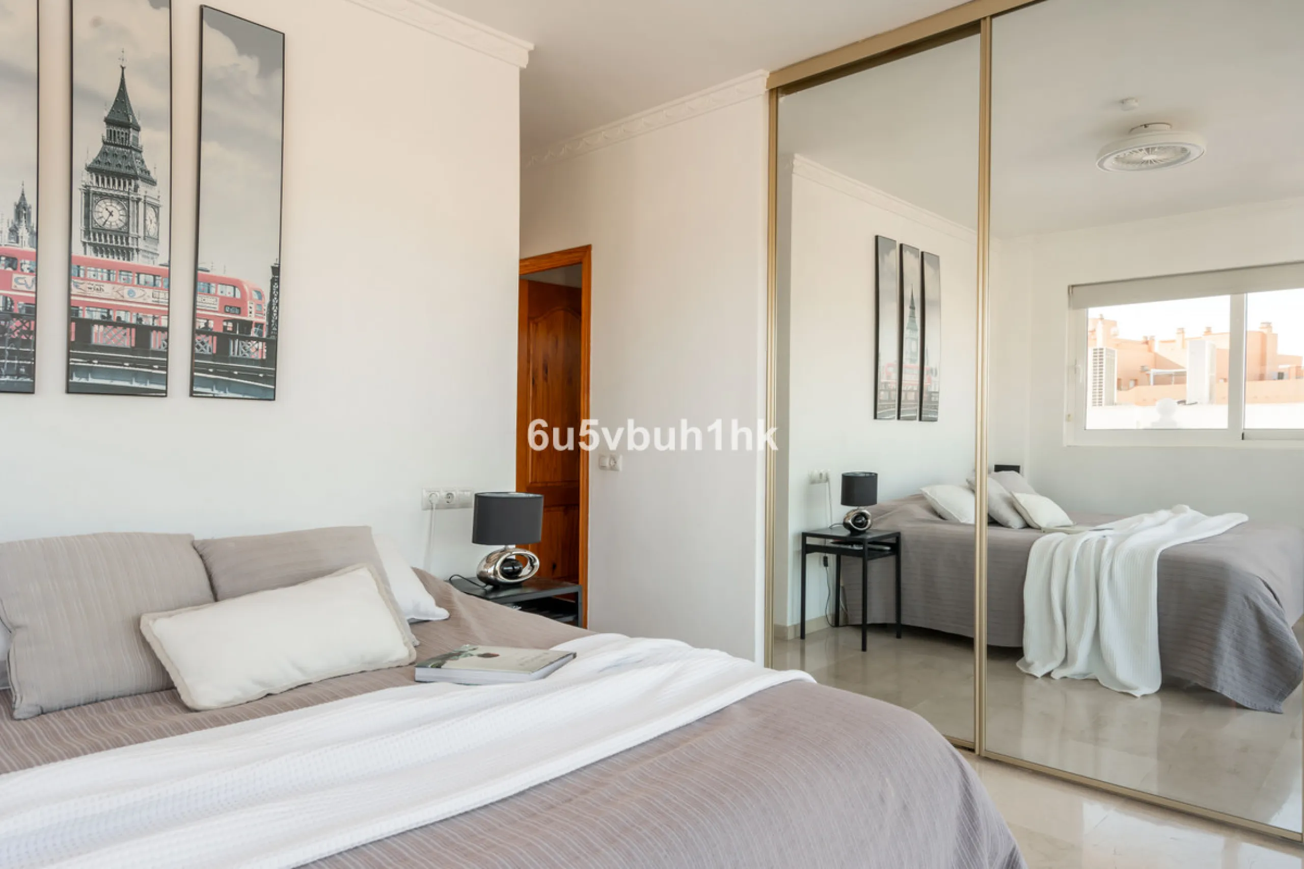 House - Detached Villa в продаже в Fuengirola, Málaga. В доме 5 спален и 6 ванных комнат. Площадь дома 312 м². Площадь участка 466 м²