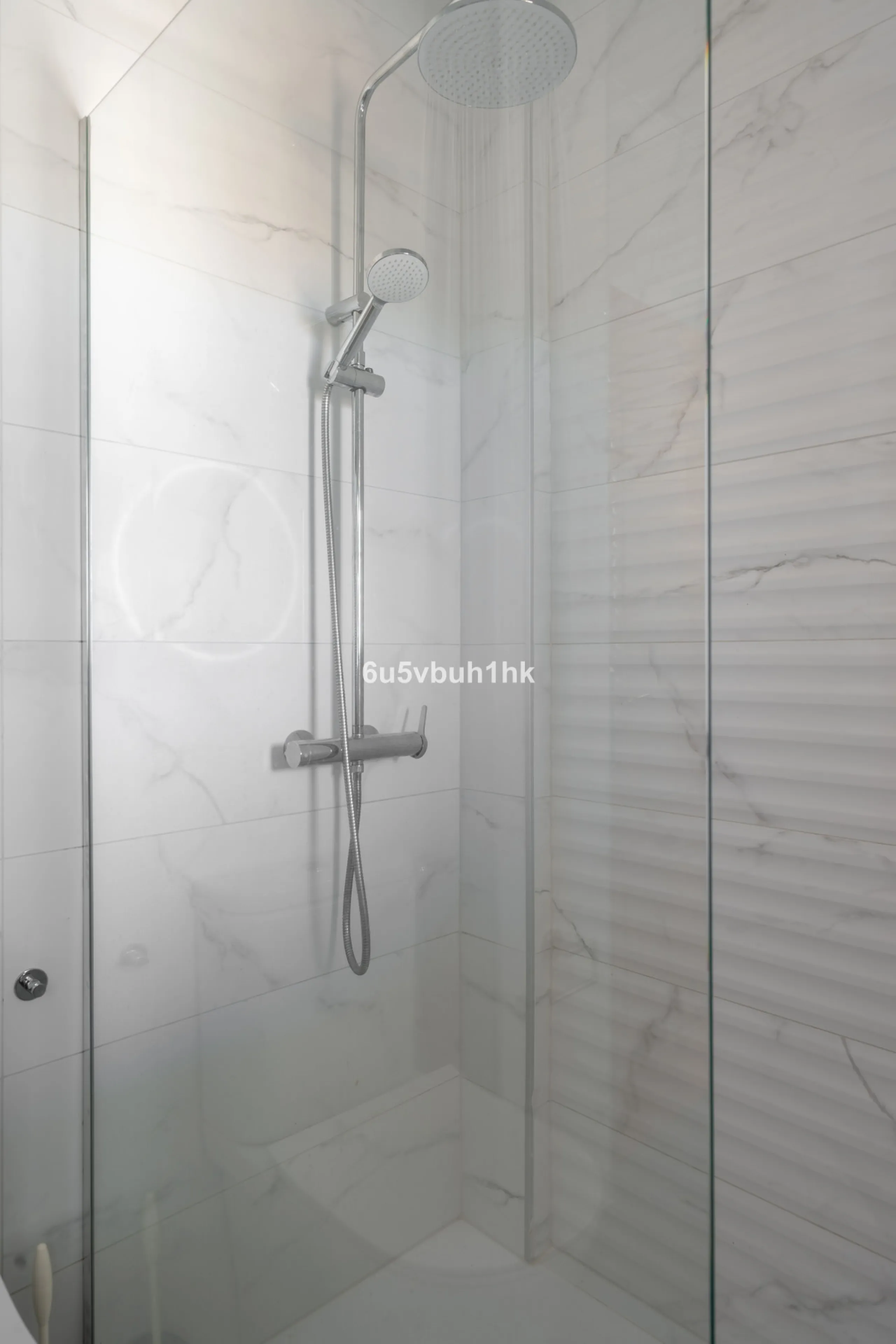House - Detached Villa в продаже в Fuengirola, Málaga. В доме 5 спален и 6 ванных комнат. Площадь дома 312 м². Площадь участка 466 м²