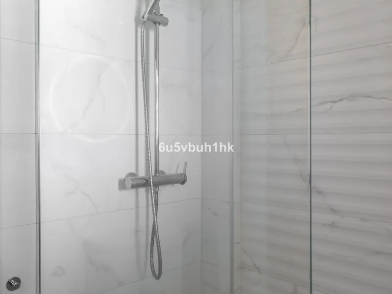 House - Detached Villa в продаже в Fuengirola, Málaga. В доме 5 спален и 6 ванных комнат. Площадь дома 312 м². Площадь участка 466 м²