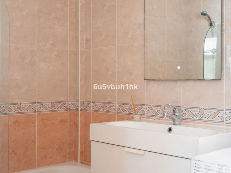 House - Detached Villa в продаже в Fuengirola, Málaga. В доме 5 спален и 6 ванных комнат. Площадь дома 312 м². Площадь участка 466 м²