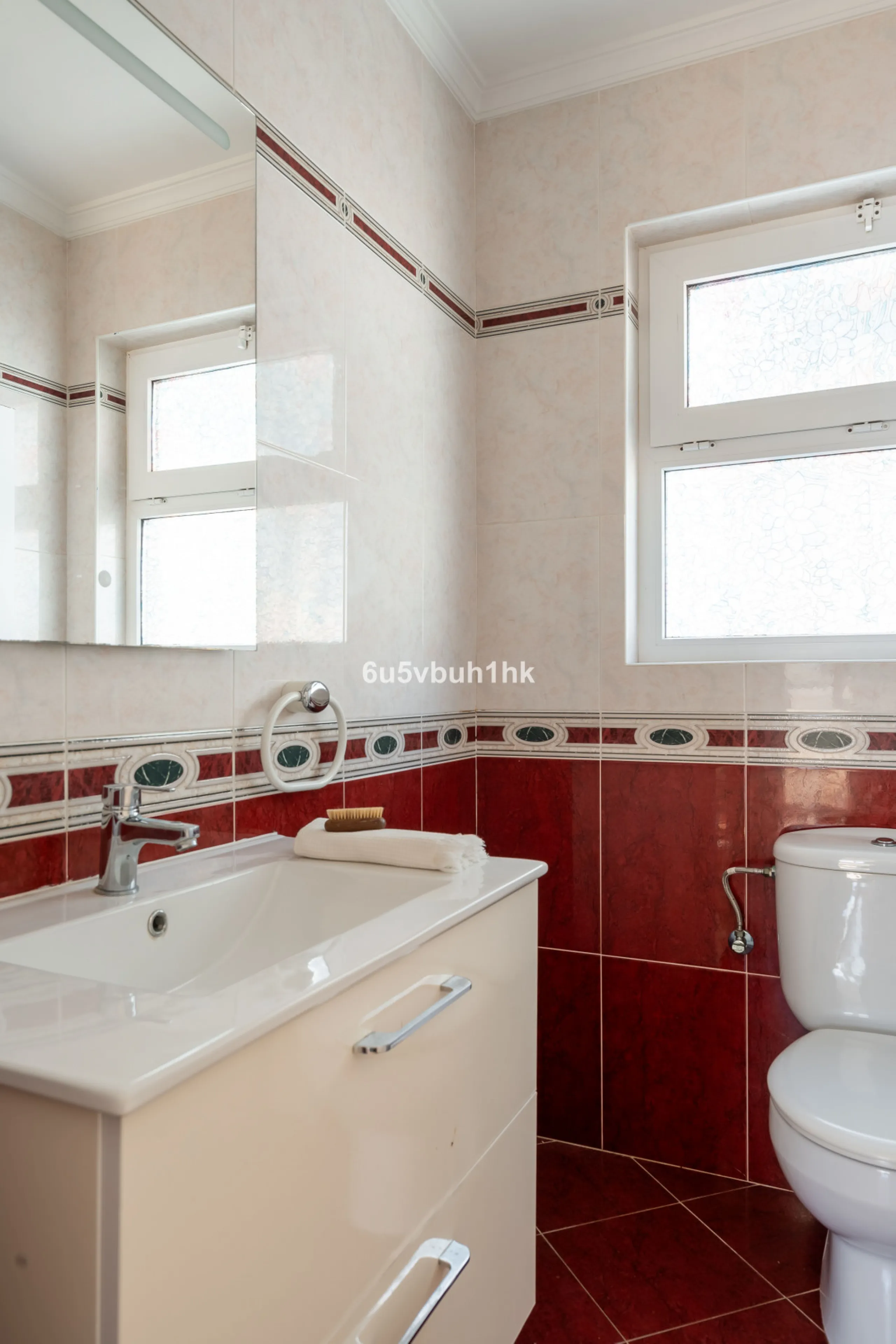 House - Detached Villa в продаже в Fuengirola, Málaga. В доме 5 спален и 6 ванных комнат. Площадь дома 312 м². Площадь участка 466 м²