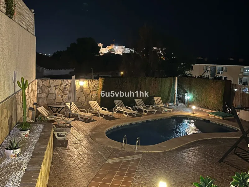 House - Detached Villa в продаже в Fuengirola, Málaga. В доме 5 спален и 6 ванных комнат. Площадь дома 312 м². Площадь участка 466 м²