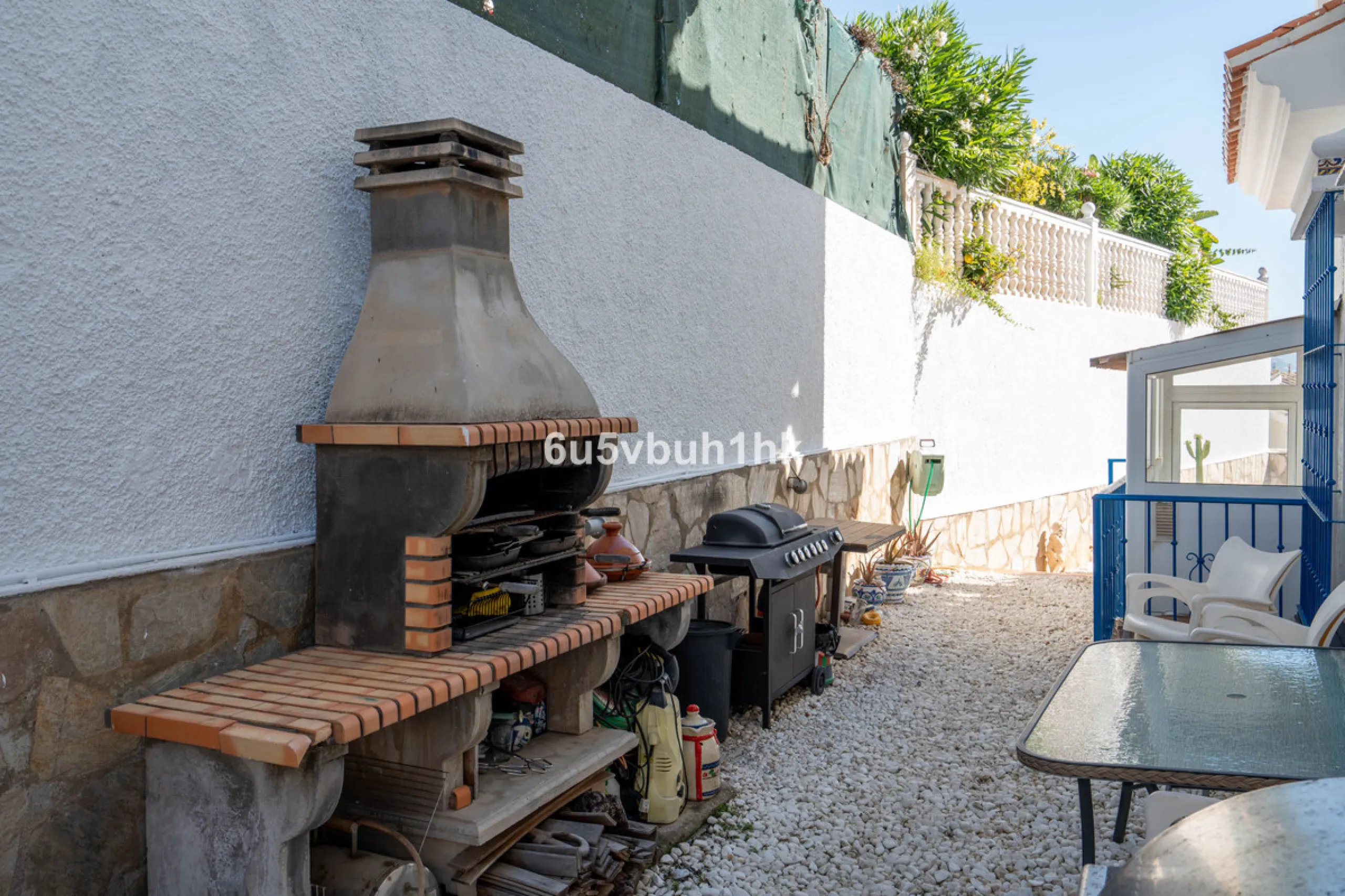 House - Detached Villa в продаже в Fuengirola, Málaga. В доме 5 спален и 6 ванных комнат. Площадь дома 312 м². Площадь участка 466 м²