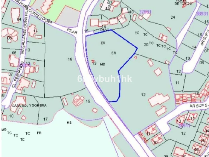 This urban plot is located in a privileged location in the municipality of Mijas. Its elevated position offers magnificent views of the Costa del Sol. The land is located within the UE S-10 Execution Unit, and has a definitively approved Detailed Study (E