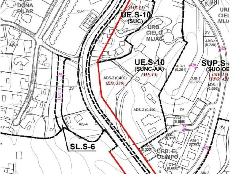 This urban plot is located in a privileged location in the municipality of Mijas. Its elevated position offers magnificent views of the Costa del Sol. The land is located within the UE S-10 Execution Unit, and has a definitively approved Detailed Study (E