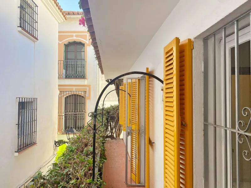 Family townhouse located in Marbella's old town, just a few meters from Plaza de Los Naranjos.