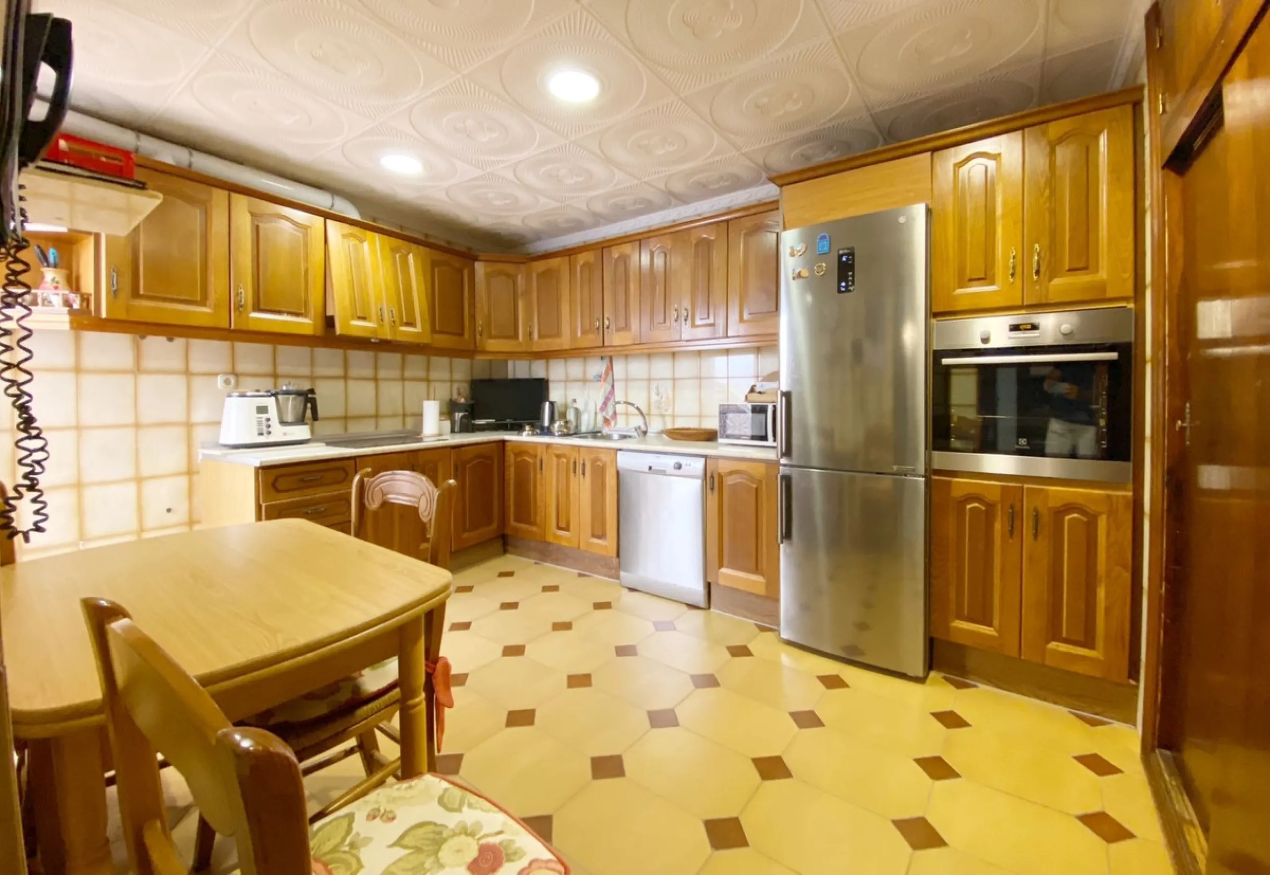 Family townhouse located in Marbella's old town, just a few meters from Plaza de Los Naranjos.