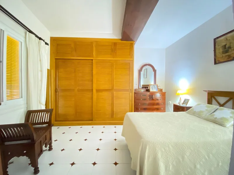 Family townhouse located in Marbella's old town, just a few meters from Plaza de Los Naranjos.