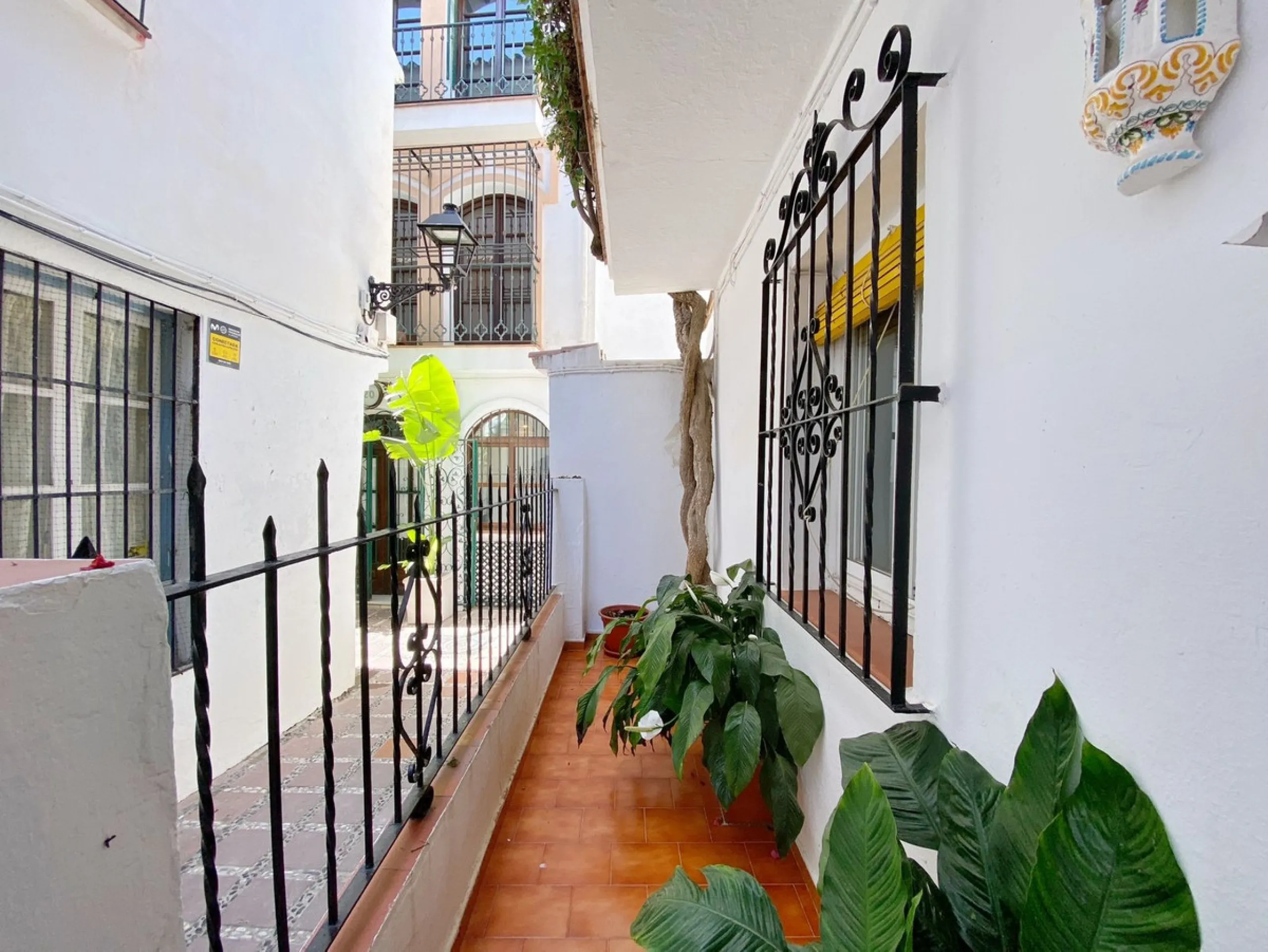 Family townhouse located in Marbella's old town, just a few meters from Plaza de Los Naranjos.