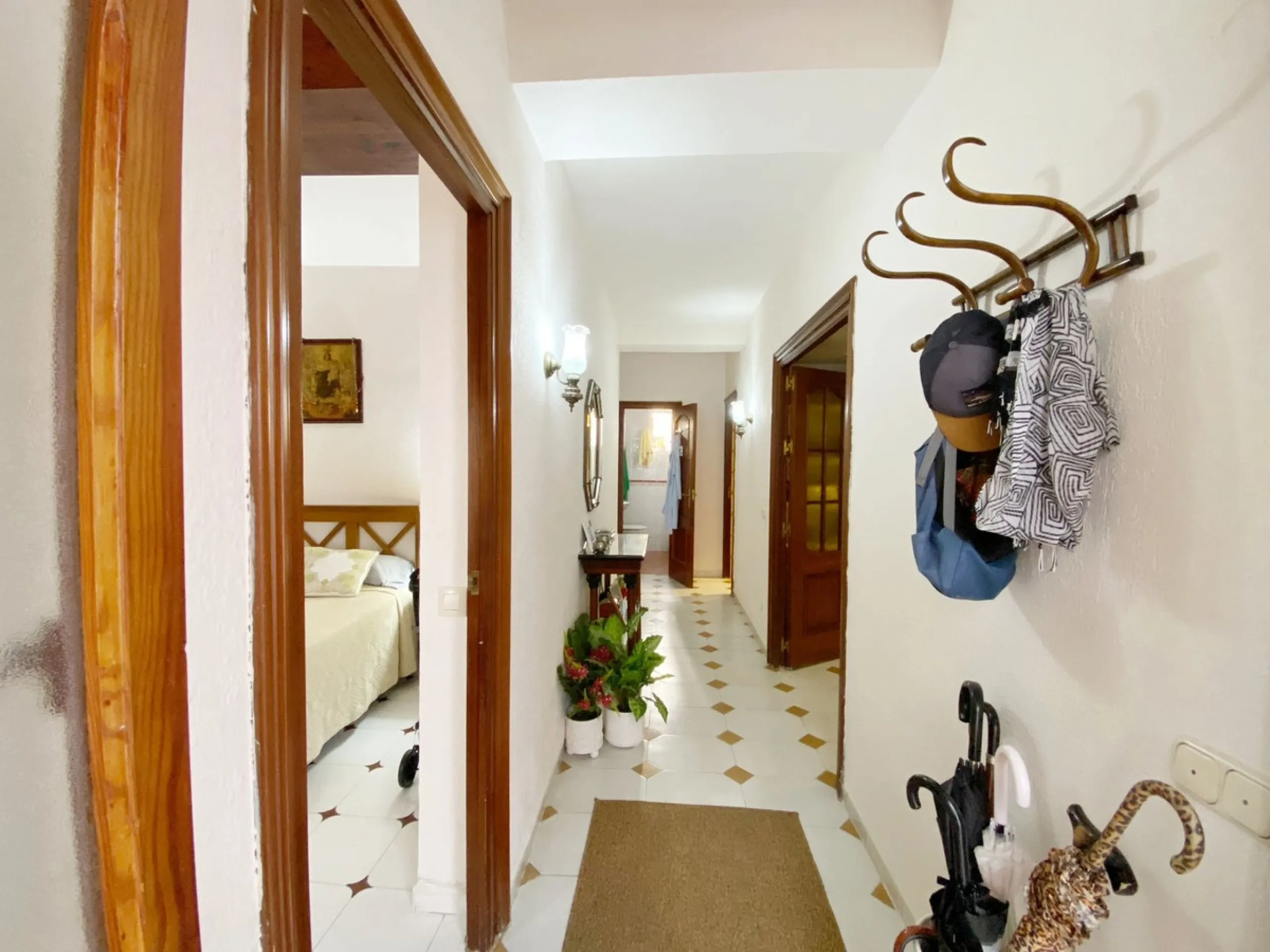 Family townhouse located in Marbella's old town, just a few meters from Plaza de Los Naranjos.